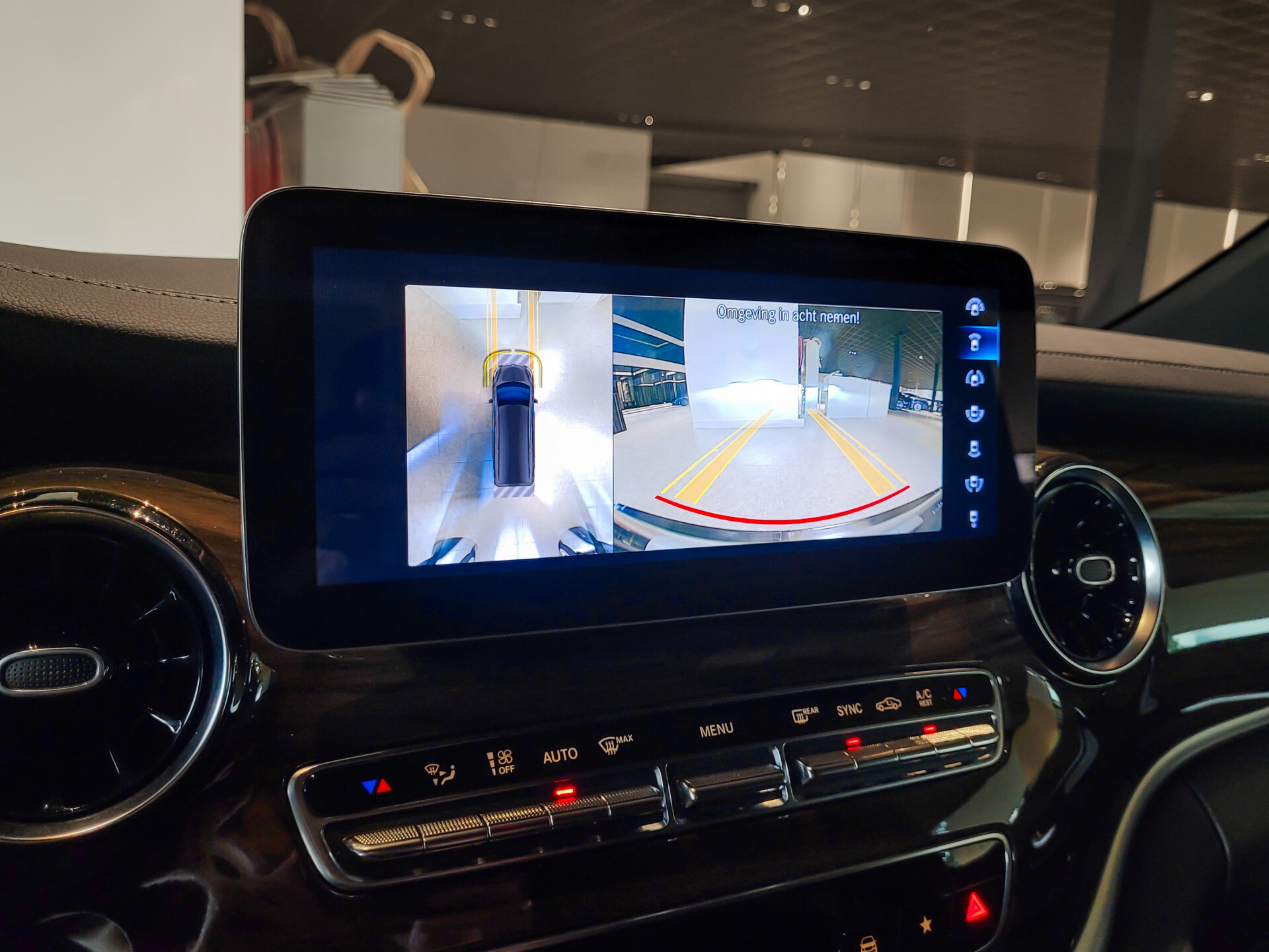 Mercedes-Benz V-Klasse 300d 4-M Lang DC AMG Avantgarde Edition Luchtvering | Panorama | Night Foto 27