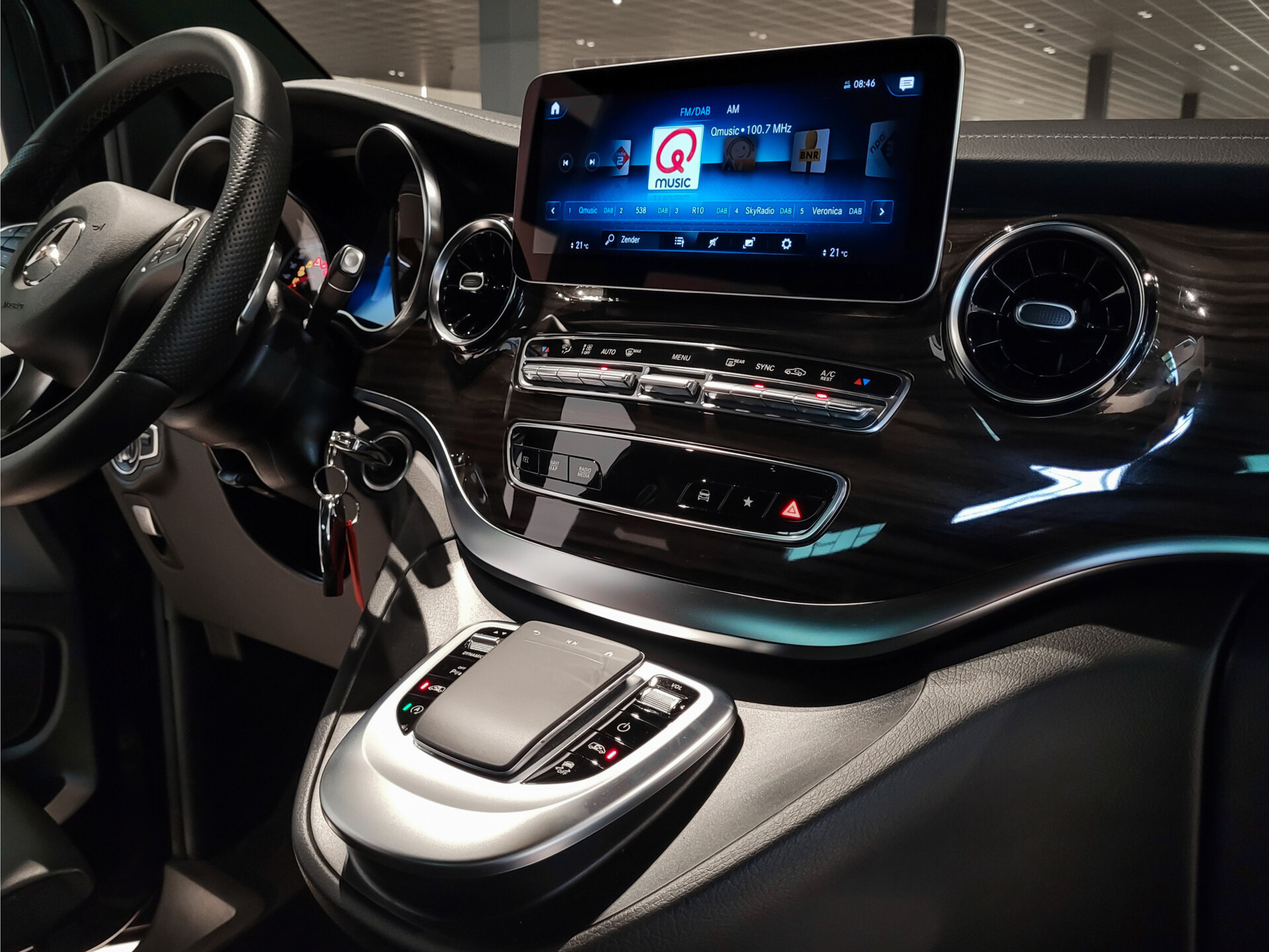 Mercedes-Benz V-Klasse 300d 4-M Lang DC AMG Avantgarde Edition Luchtvering | Panorama | Night Foto 29