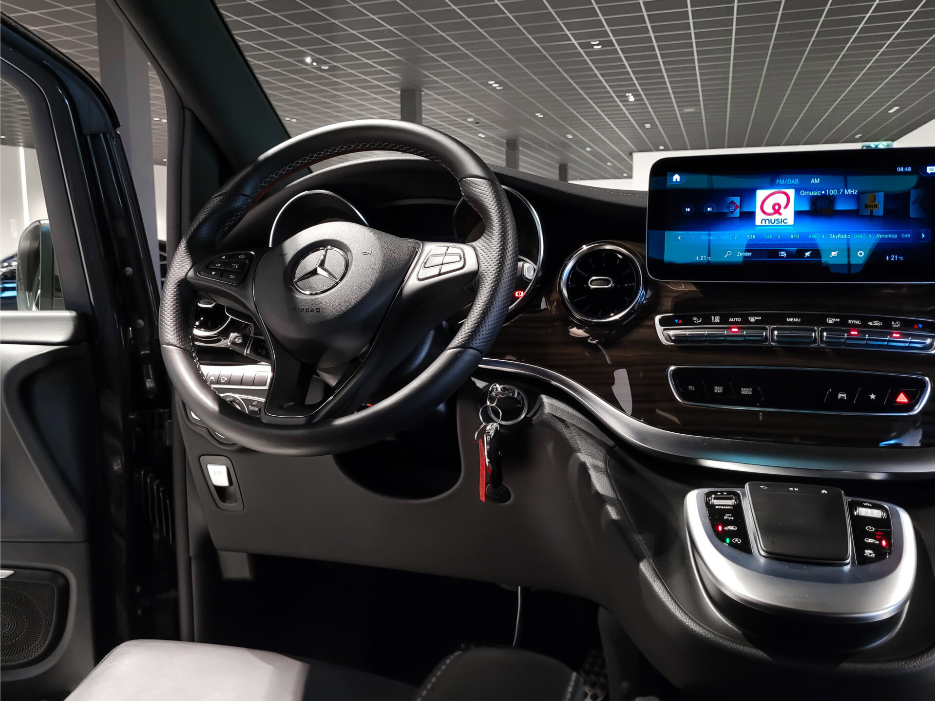 Mercedes-Benz V-Klasse 300d 4-M Lang DC AMG Avantgarde Edition Luchtvering | Panorama | Night Foto 30