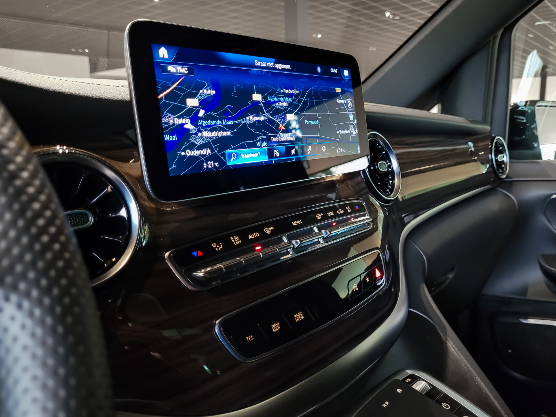 Mercedes-Benz V-Klasse 300d 4-M Lang DC AMG Avantgarde Edition Luchtvering | Panorama | Night Foto 33