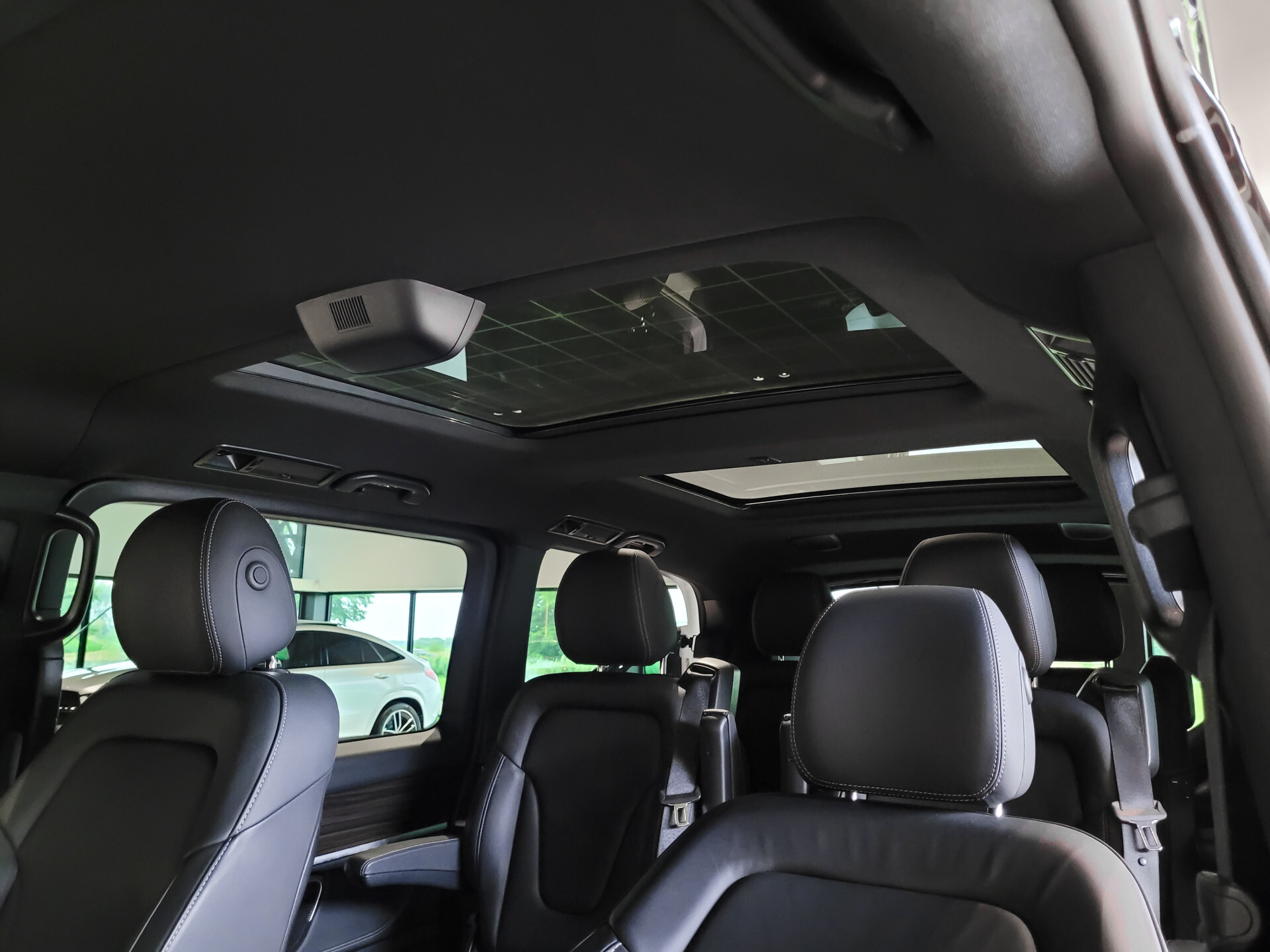 Mercedes-Benz V-Klasse 300d 4-M Lang DC AMG Avantgarde Edition Luchtvering | Panorama | Night Foto 36