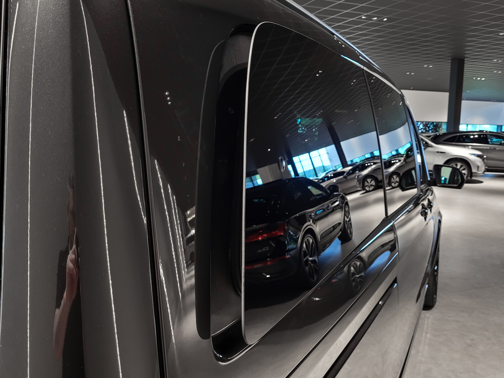 Mercedes-Benz V-Klasse 300d 4-M Lang DC AMG Avantgarde Edition Luchtvering | Panorama | Night Foto 37