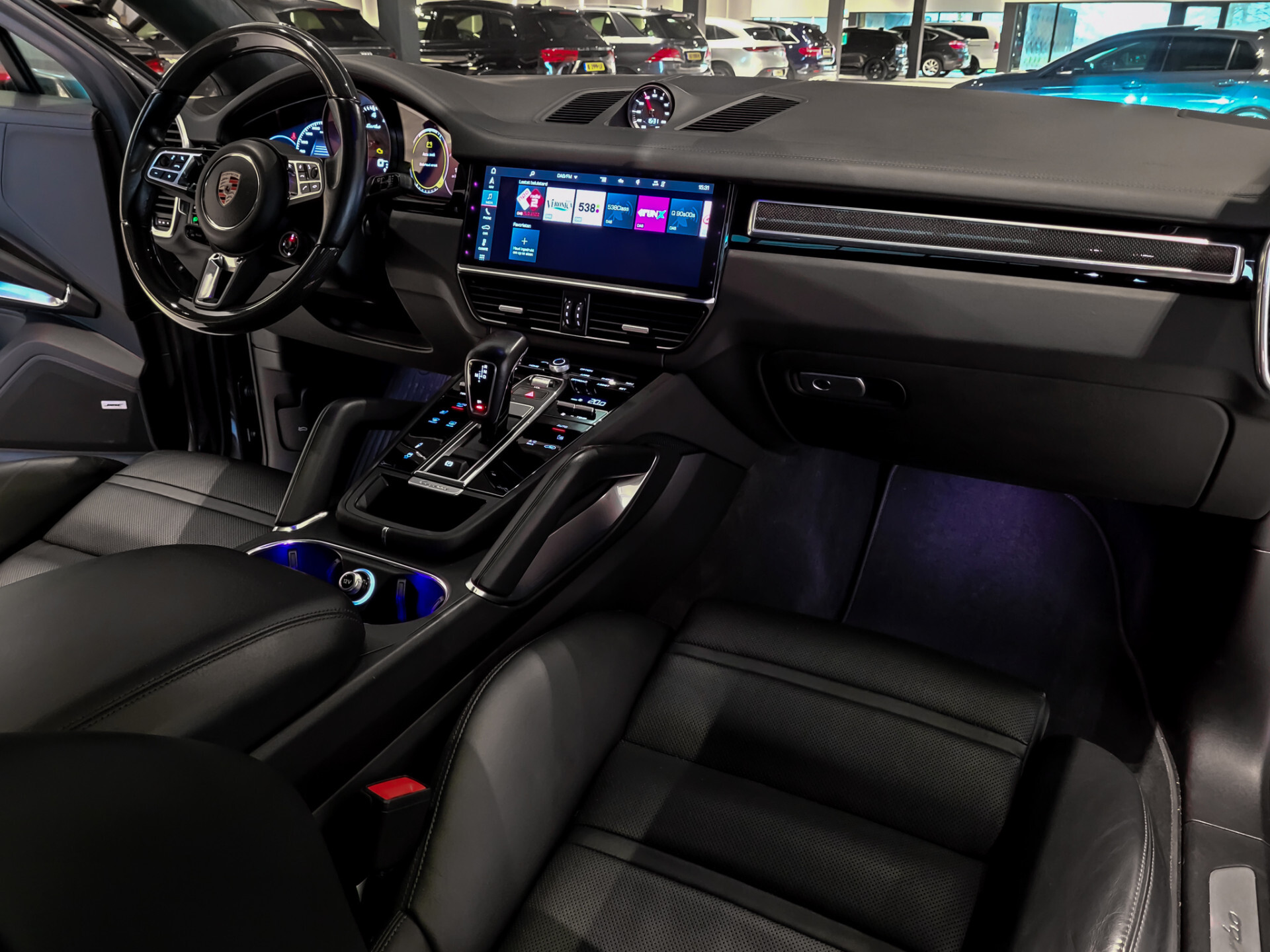 Porsche Cayenne 4.0 Turbo Coupé Sportuitlaat | 22" | Carbon | InnoDrive | PSCB Aut8 Foto 17