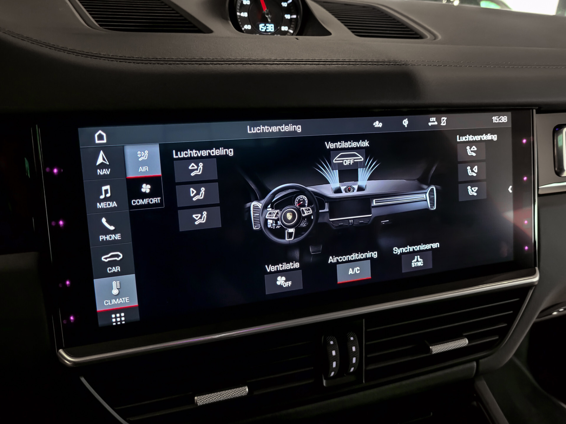 Porsche Cayenne 4.0 Turbo Coupé Sportuitlaat | 22" | Carbon | InnoDrive | PSCB Aut8 Foto 30