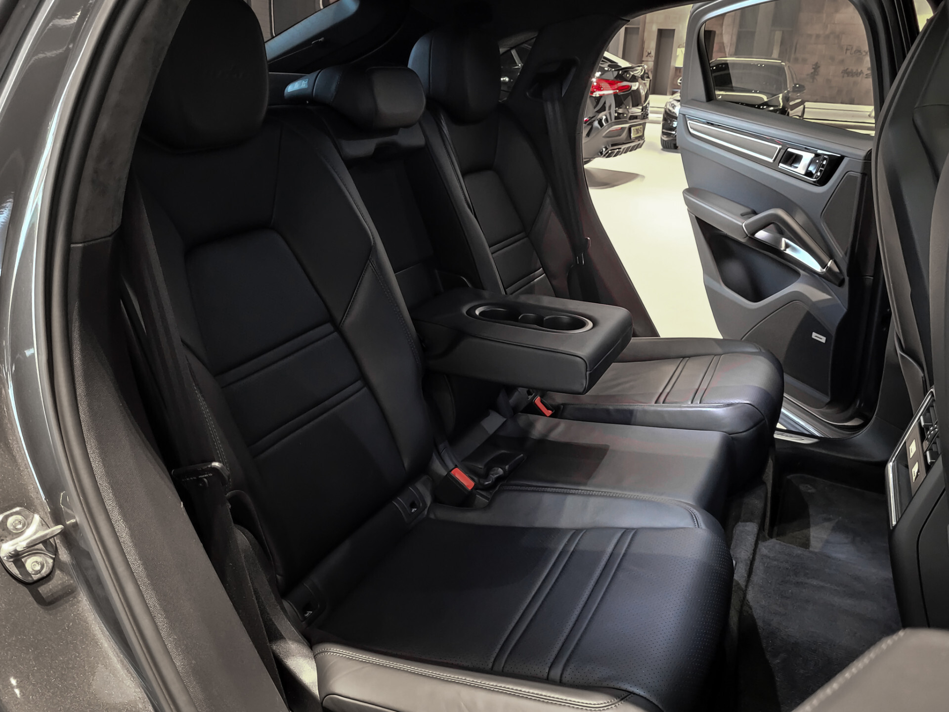 Porsche Cayenne 4.0 Turbo Coupé Sportuitlaat | 22" | Carbon | InnoDrive | PSCB Aut8 Foto 6