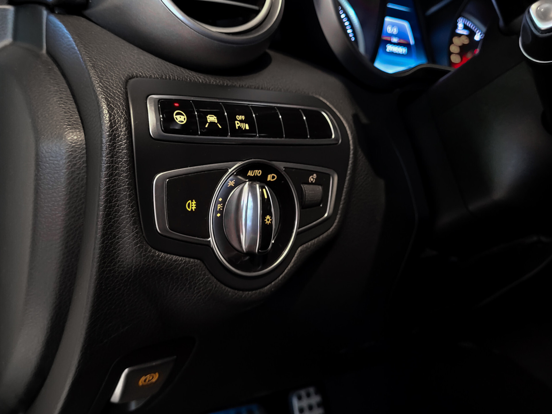 Mercedes-Benz C-Klasse Estate 250 Cdi AMG Panorama | Luchtvering | Distronic | Comand | Trekhaak | LED | 19" Foto 15