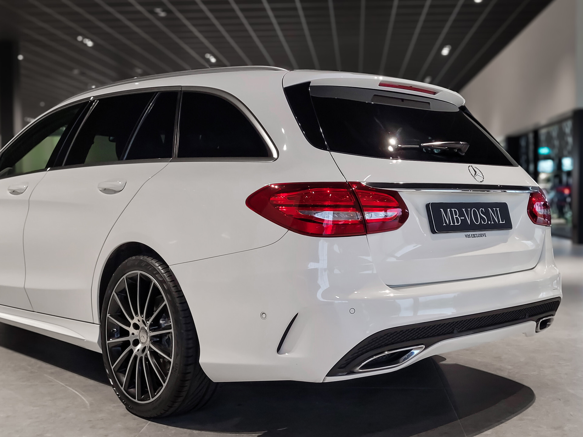 Mercedes-Benz C-Klasse Estate 250 Cdi AMG Panorama | Luchtvering | Distronic | Comand | Trekhaak | LED | 19" Foto 31