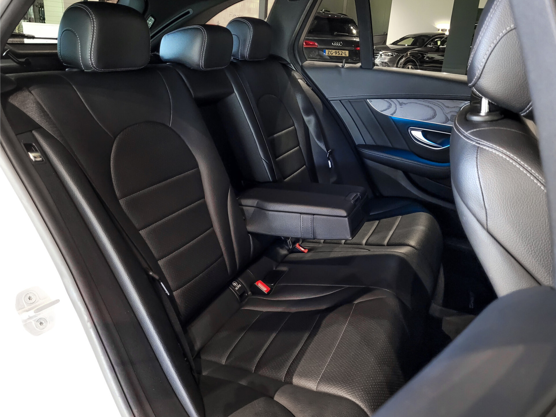 Mercedes-Benz C-Klasse Estate 250 Cdi AMG Panorama | Luchtvering | Distronic | Comand | Trekhaak | LED | 19" Foto 6