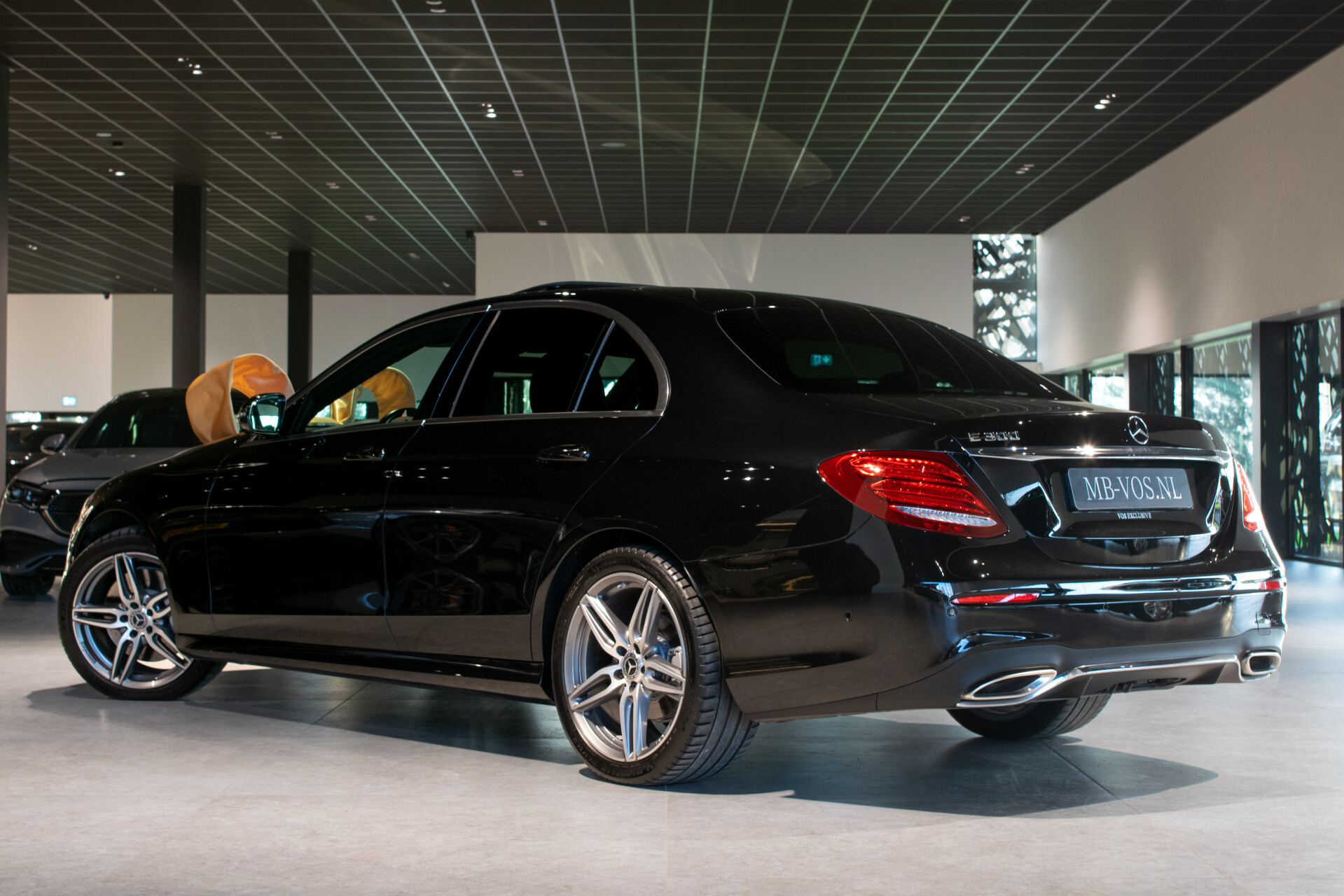 Mercedes-Benz E-Klasse 300 AMG Schuifdak | Afn-Trekhaak | DAB | Carplay | Verw-Stoelen Aut9 Foto 3