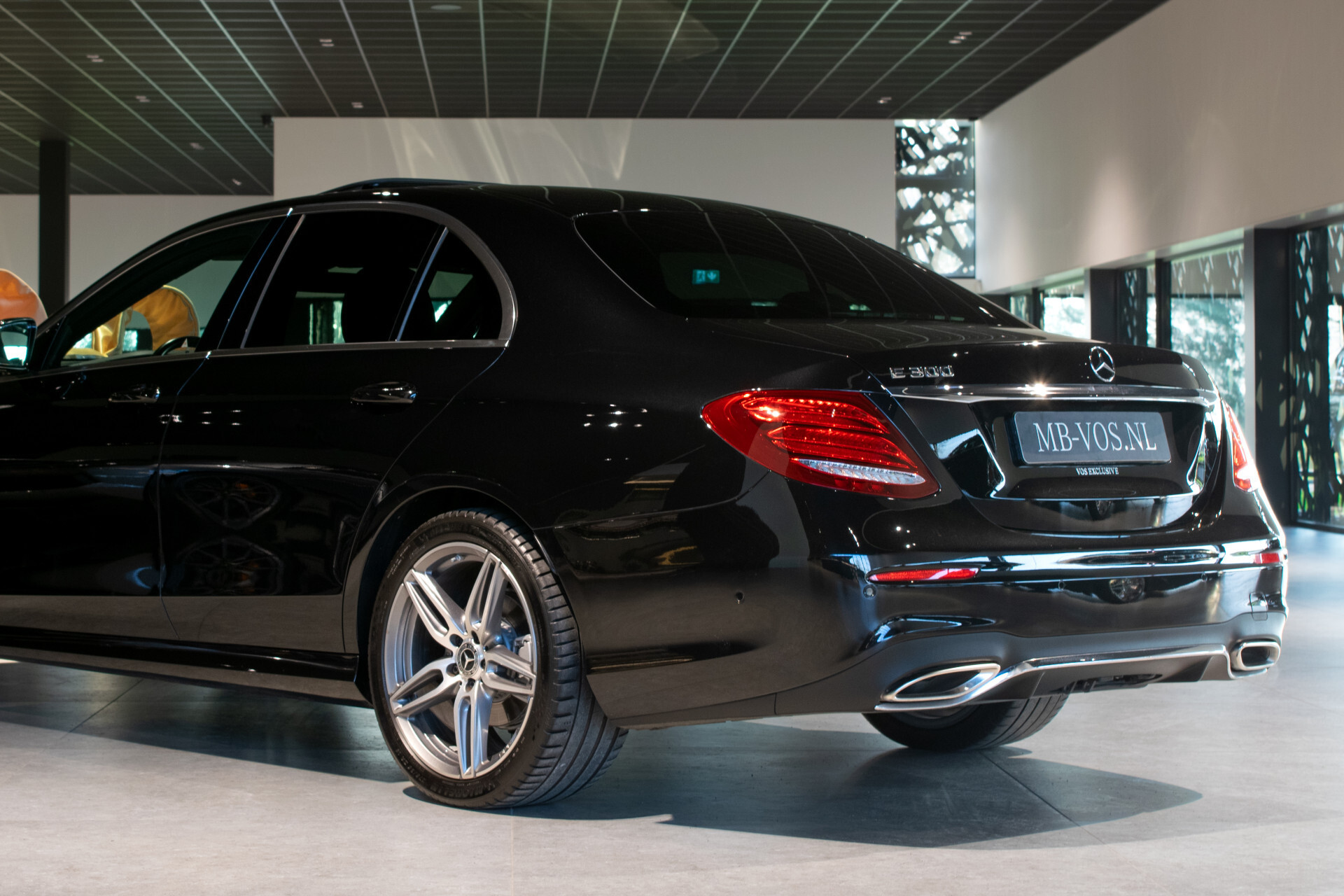 Mercedes-Benz E-Klasse 300 AMG Schuifdak | Afn-Trekhaak | DAB | Carplay | Verw-Stoelen Aut9 Foto 4