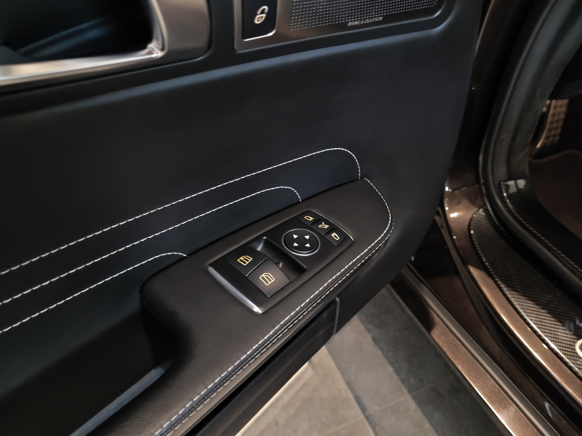 Mercedes-Benz SLS Roadster 6.3 AMG Keramisch | Designo | B&O | Sepang bruin Foto 14