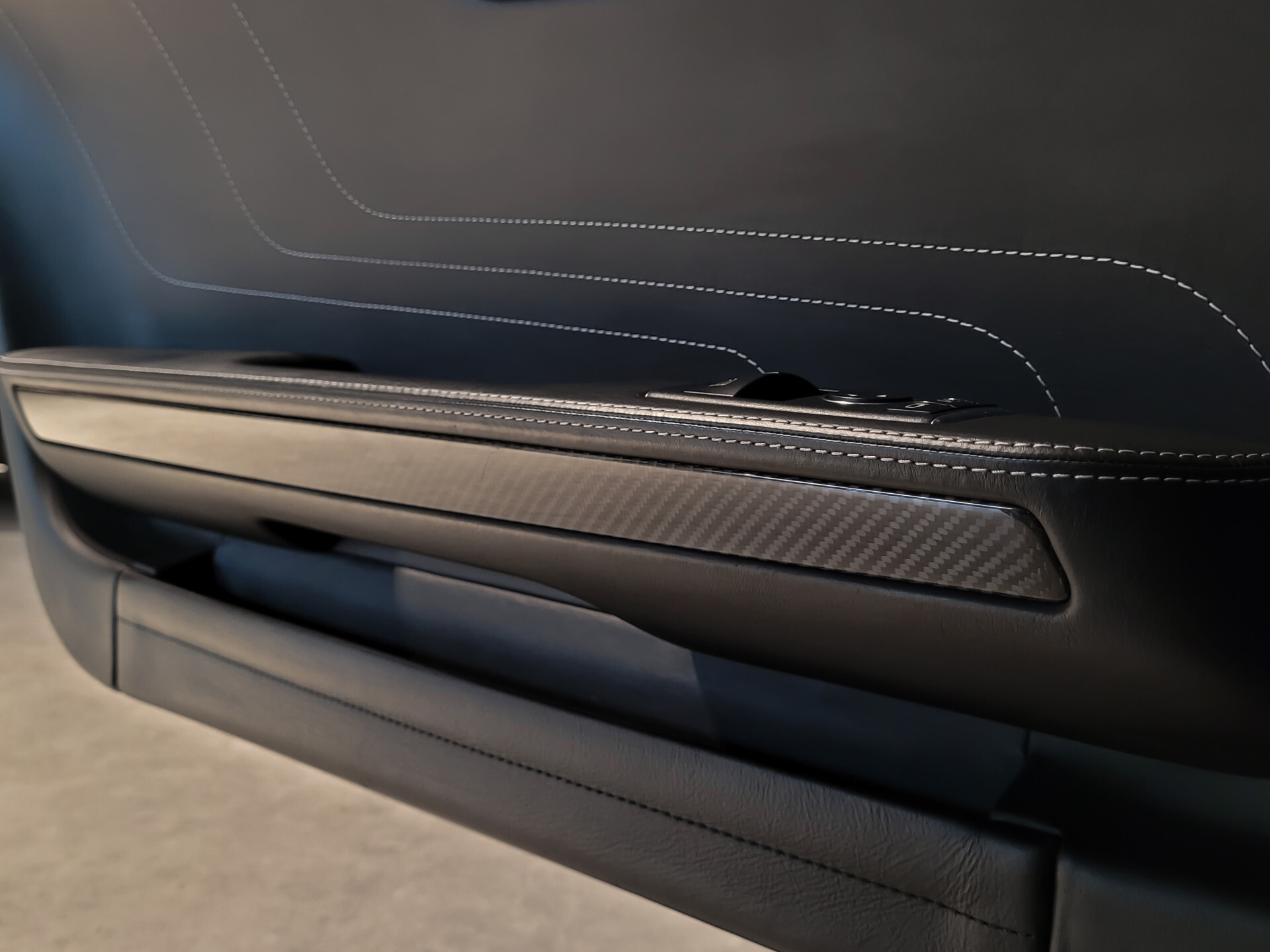 Mercedes-Benz SLS Roadster 6.3 AMG Keramisch | Designo | B&O | Sepang bruin Foto 16