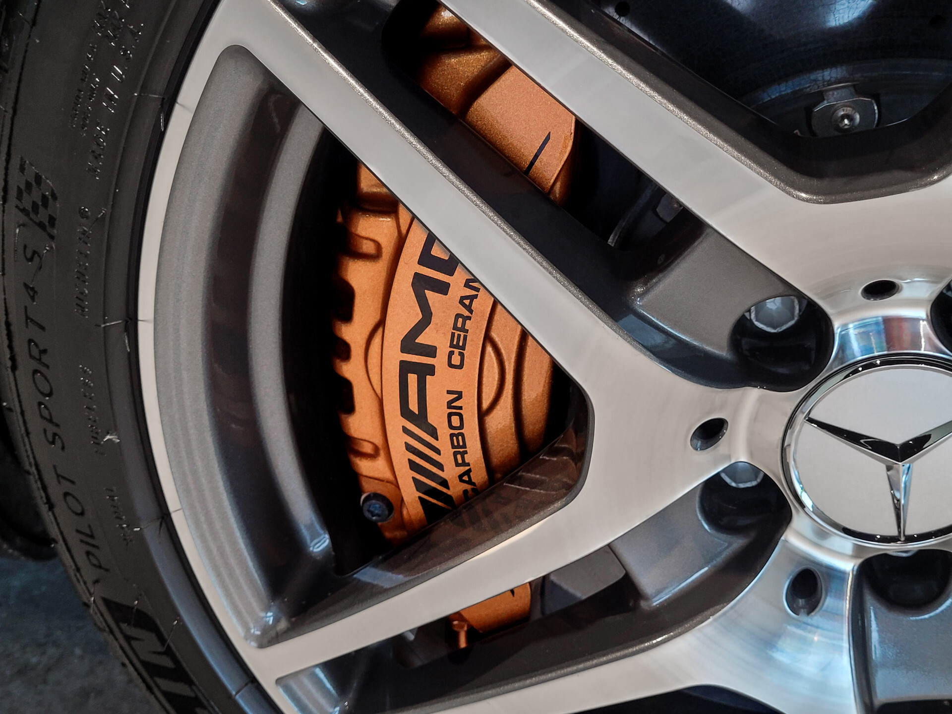 Mercedes-Benz SLS Roadster 6.3 AMG Keramisch | Designo | B&O | Sepang bruin Foto 19