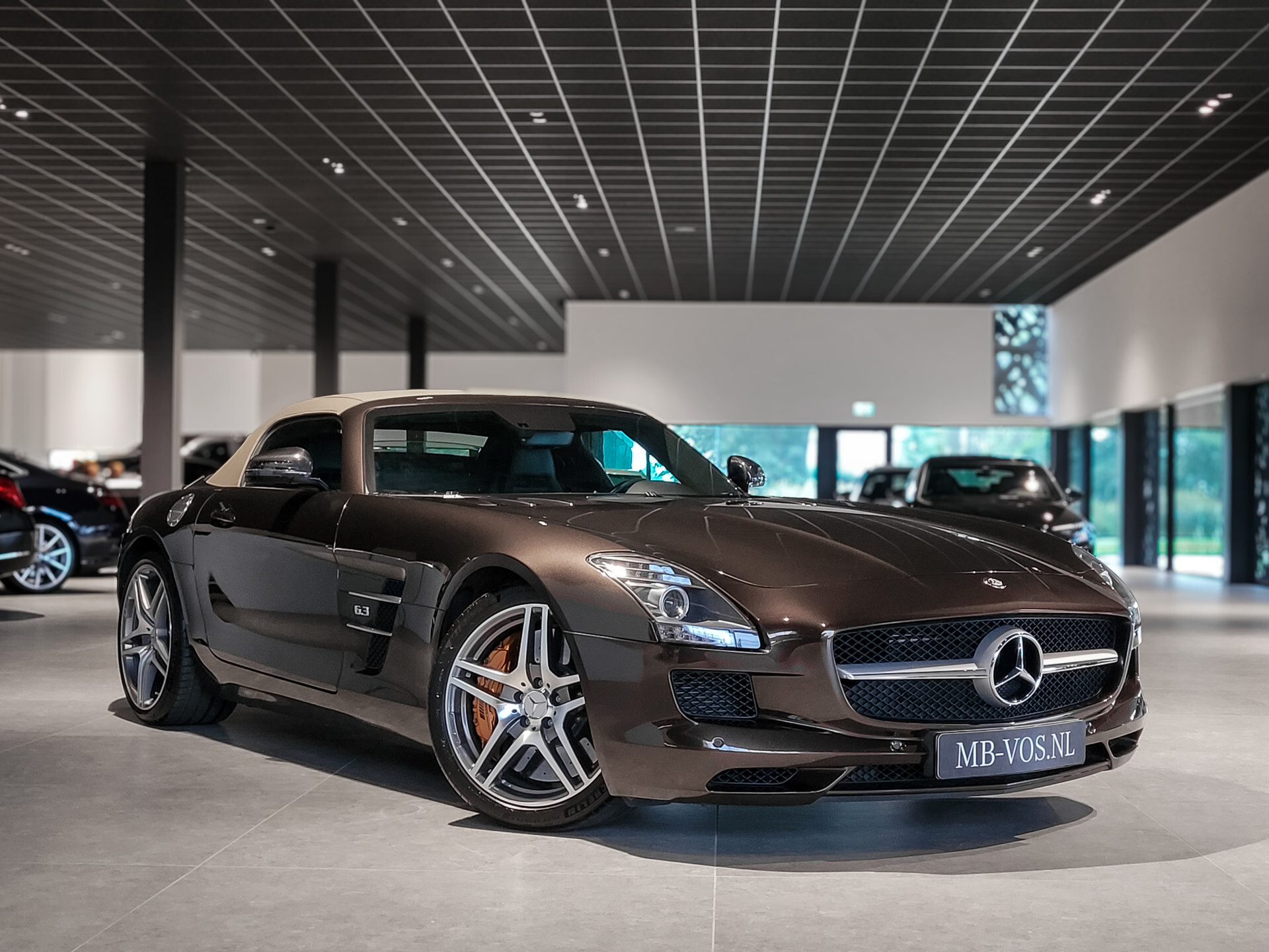 Mercedes-Benz SLS Roadster 6.3 AMG Keramisch | Designo | B&O | Sepang bruin Foto 2