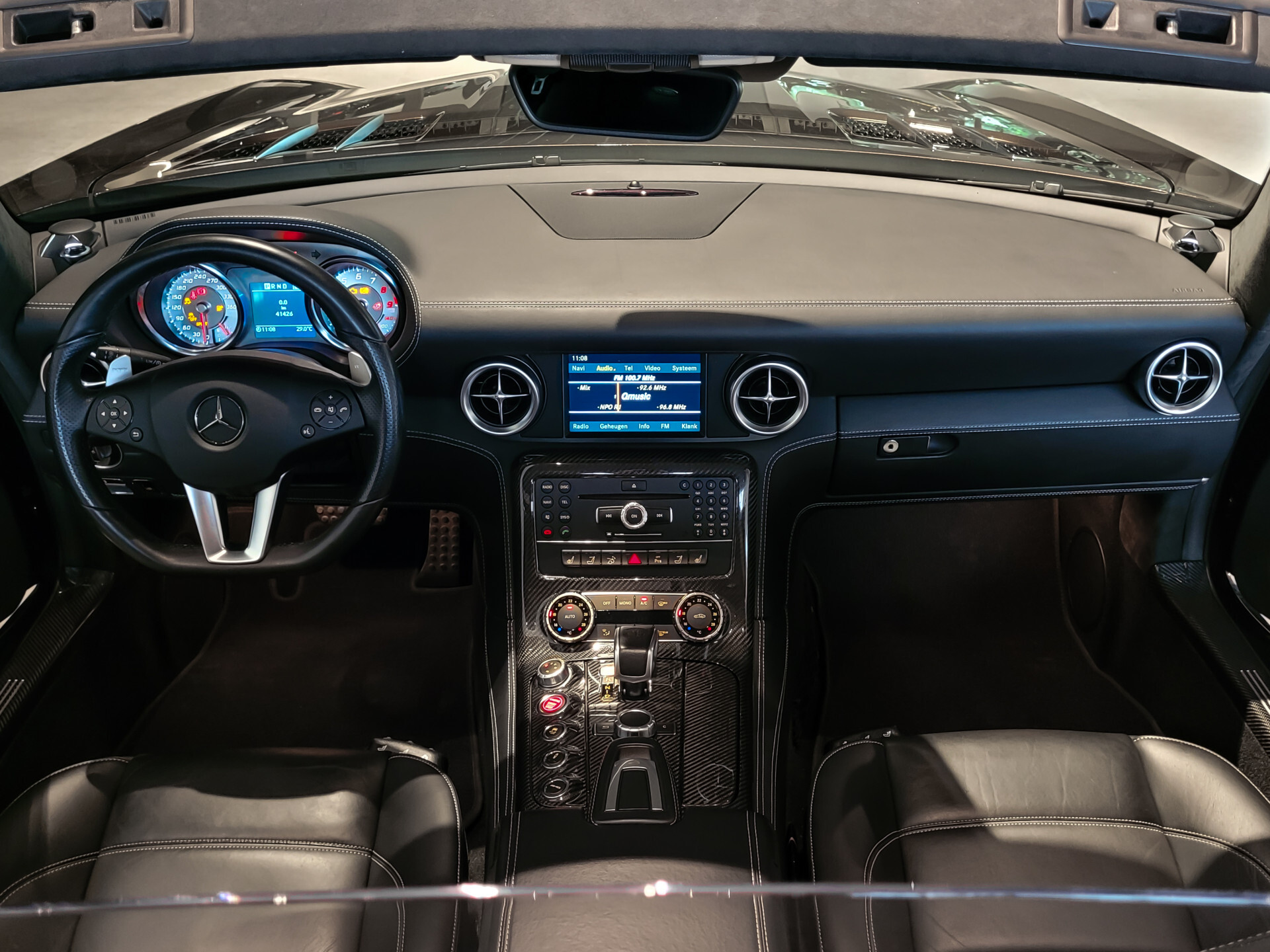 Mercedes-Benz SLS Roadster 6.3 AMG Keramisch | Designo | B&O | Sepang bruin Foto 24