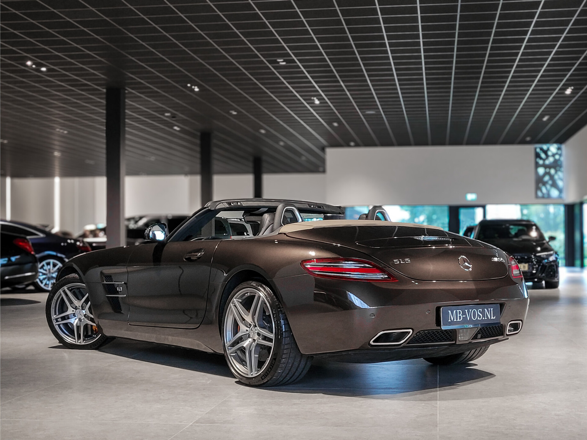 Mercedes-Benz SLS Roadster 6.3 AMG Keramisch | Designo | B&O | Sepang bruin Foto 3