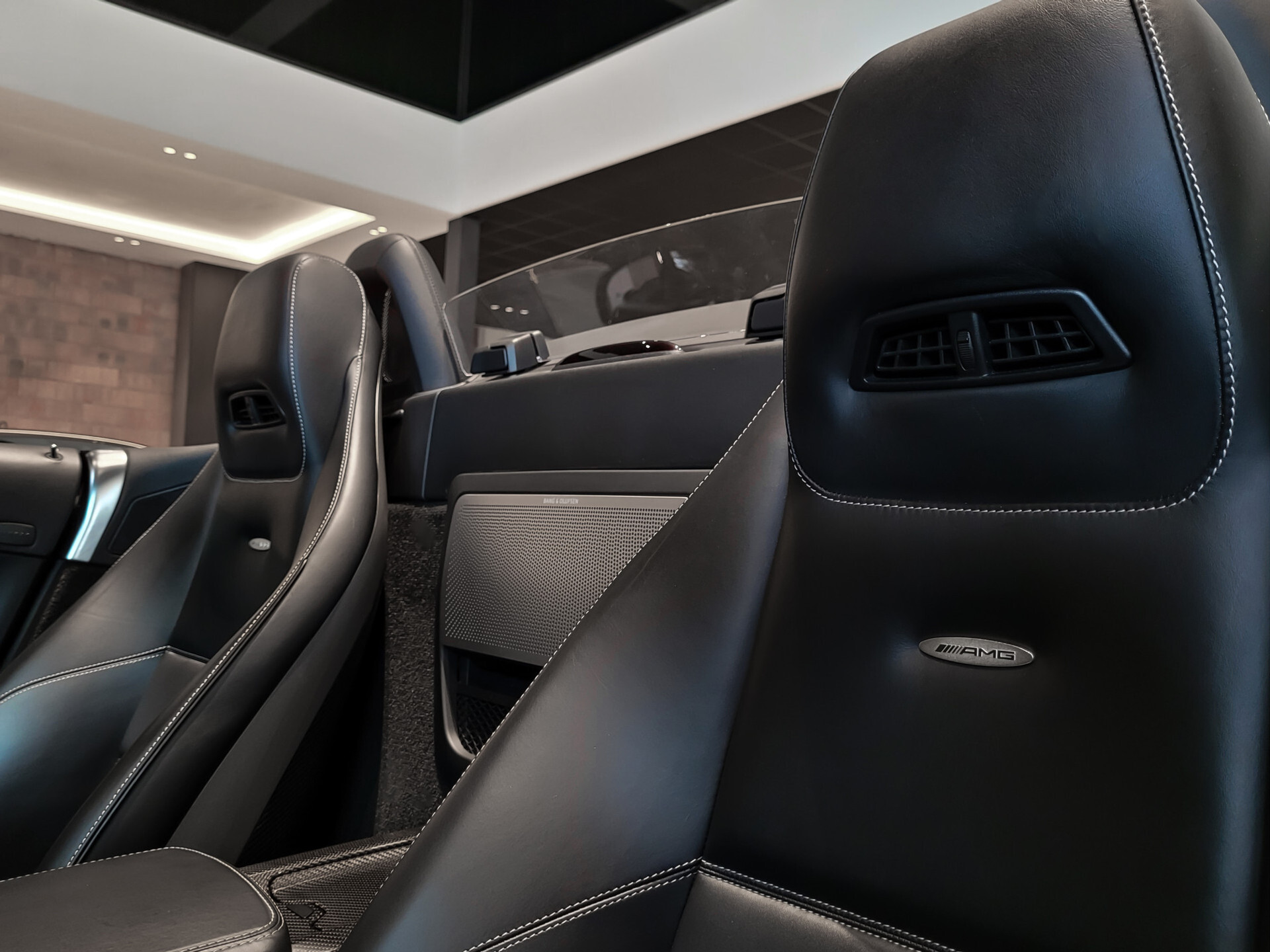 Mercedes-Benz SLS Roadster 6.3 AMG Keramisch | Designo | B&O | Sepang bruin Foto 36