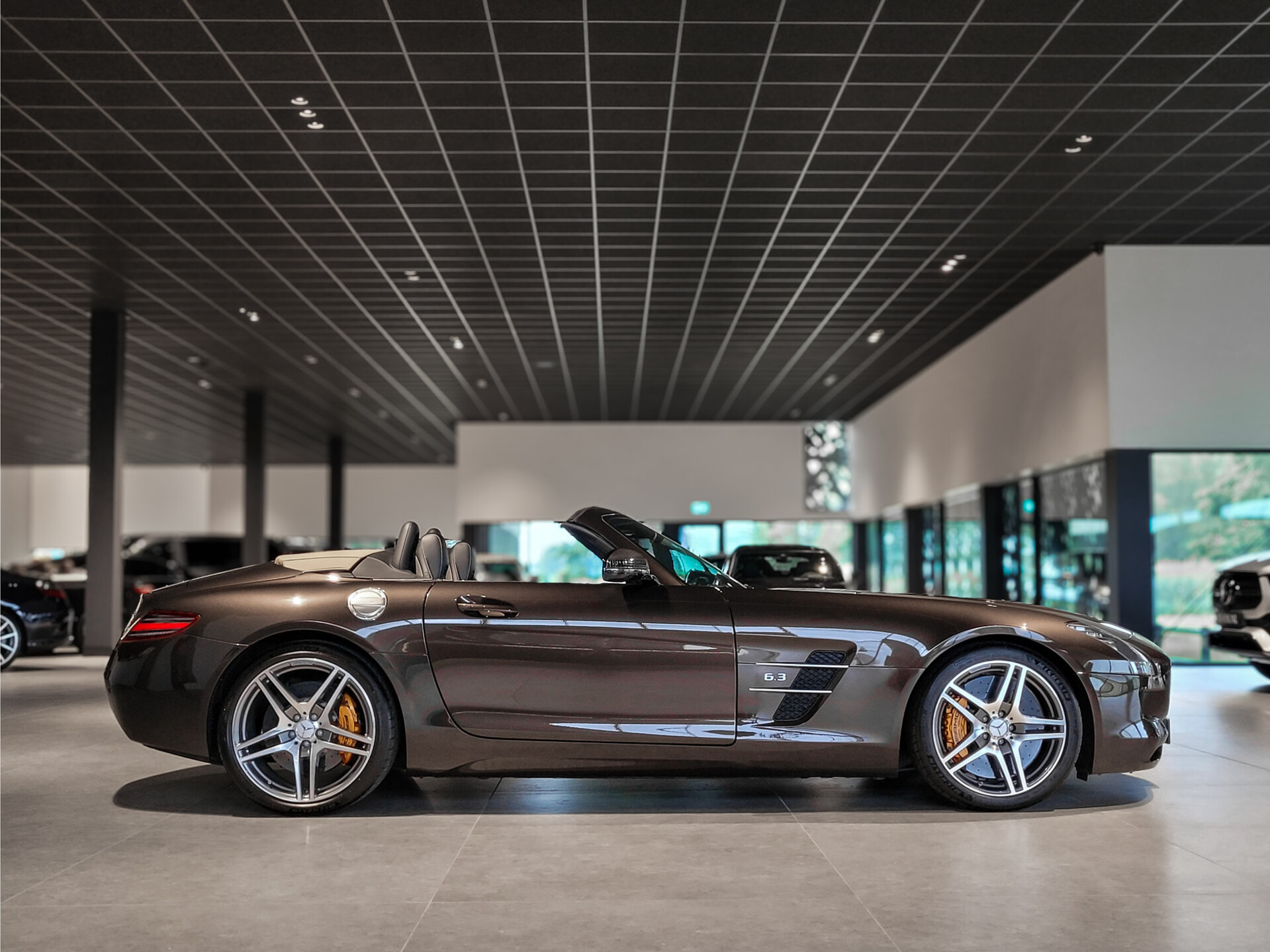 Mercedes-Benz SLS Roadster 6.3 AMG Keramisch | Designo | B&O | Sepang bruin Foto 6