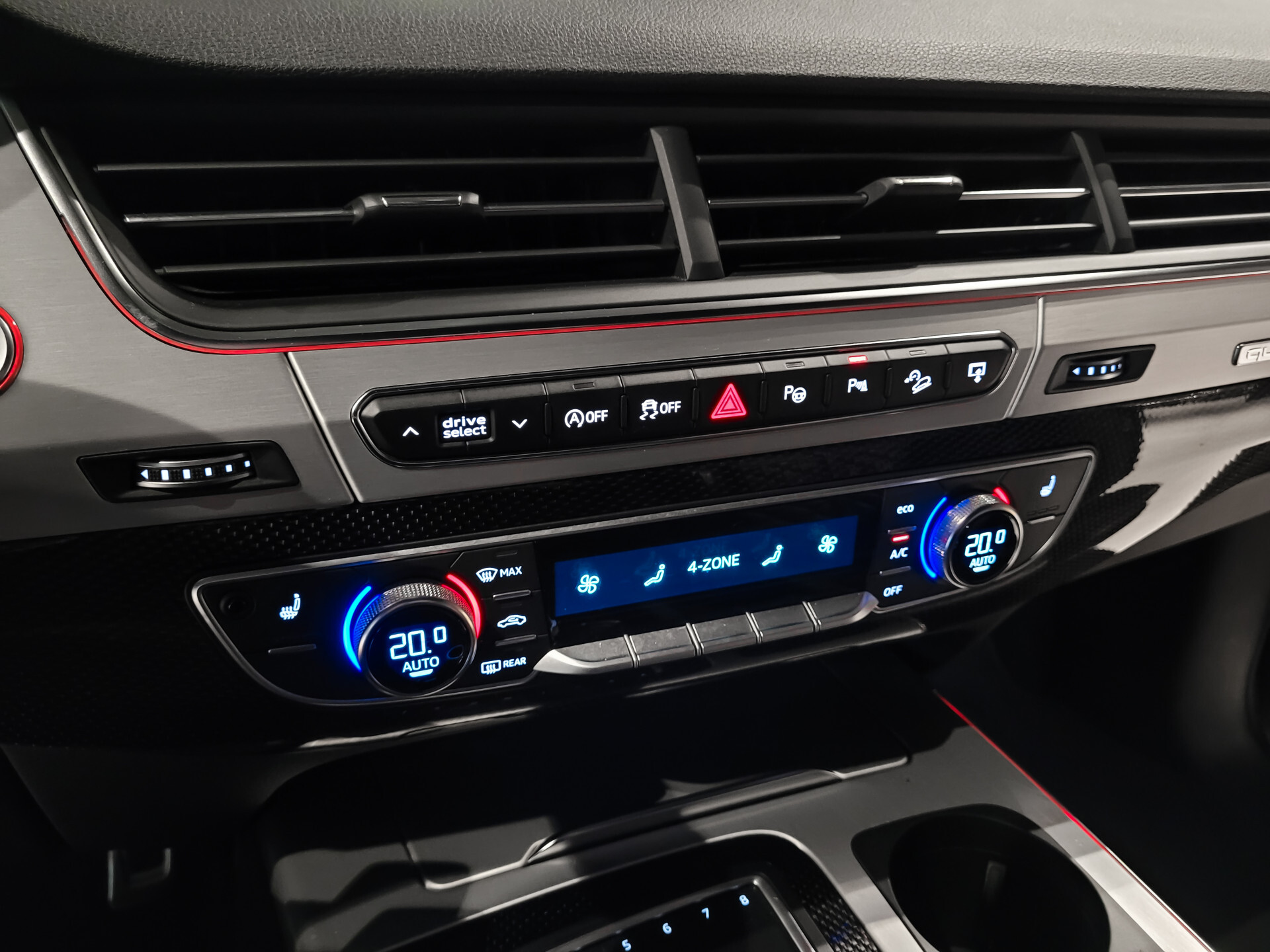 Audi SQ7 4.0 TDI Quattro Pro Line 7-Persoons Carbon | New Service | HUD | Bose | Achterassturing | Standkachel Foto 26