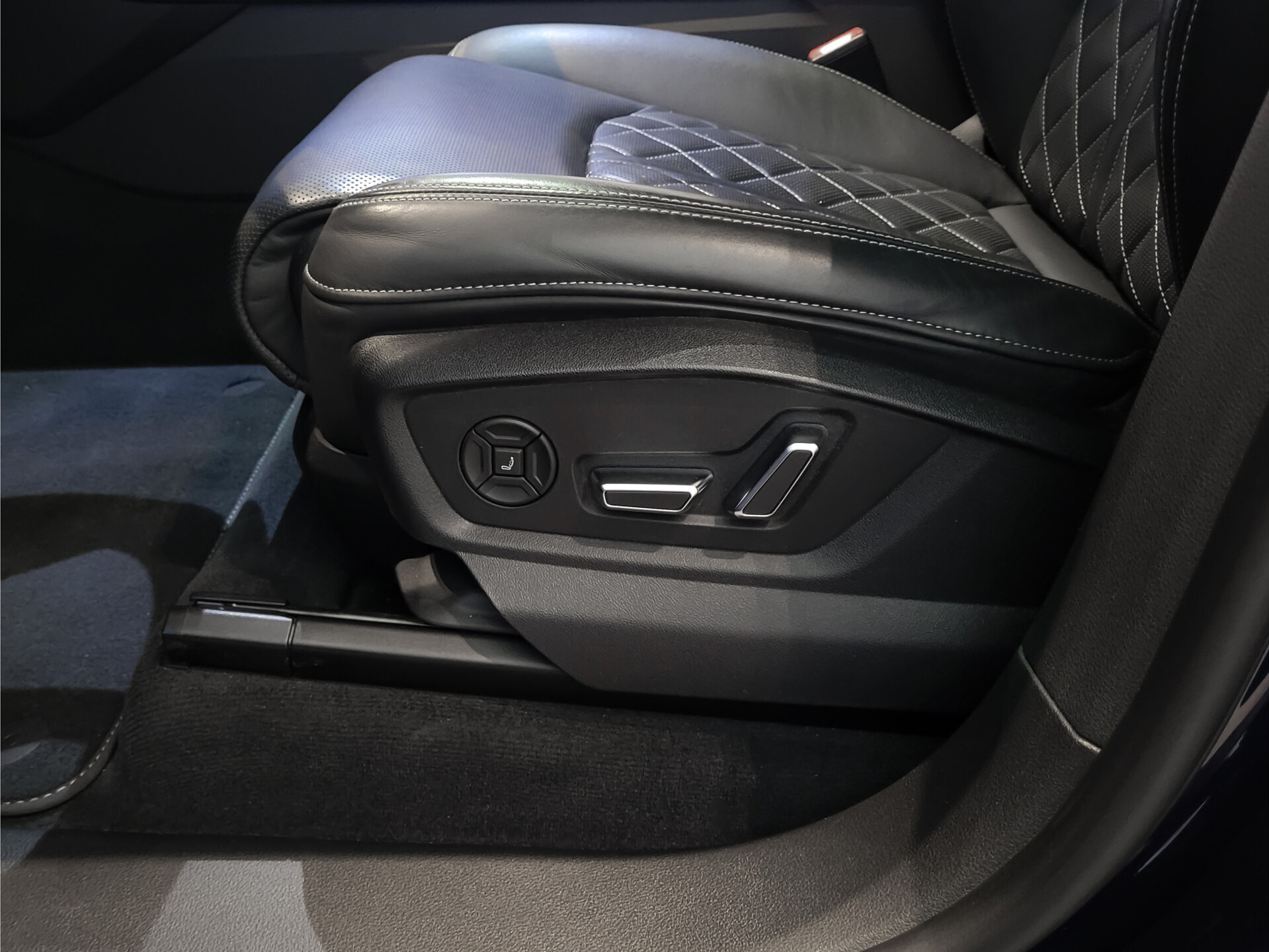 Audi Q8 60 TFSI e Quattro Competition Full Options | Nieuwprijs €168.184 Foto 21