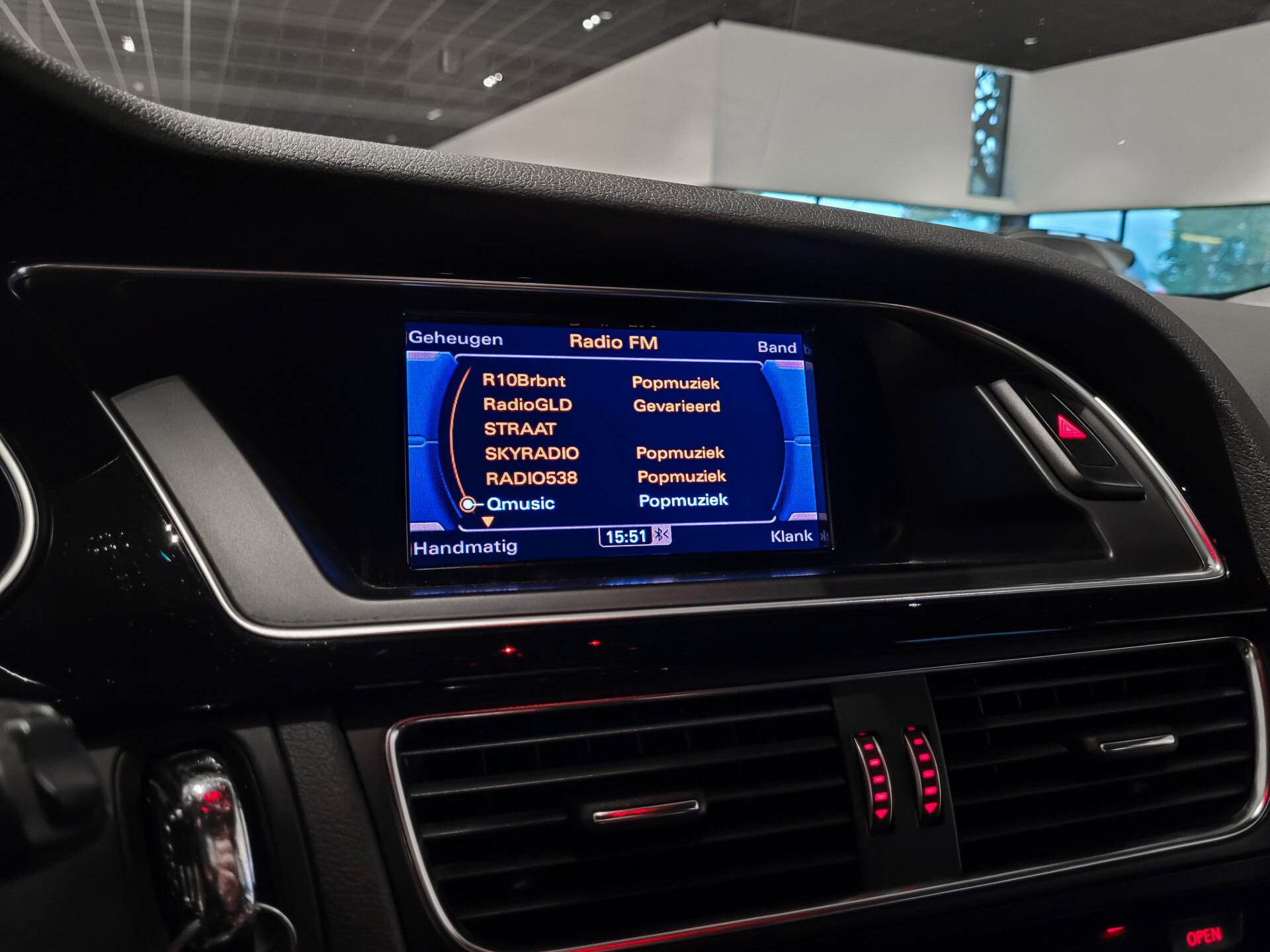 Audi A4 Avant 2.0 TFSI S Edition 19” Rotor | Blackline | Bi-Xenon | Full Map Navi | Pts | NL Auto | Winterset Foto 10