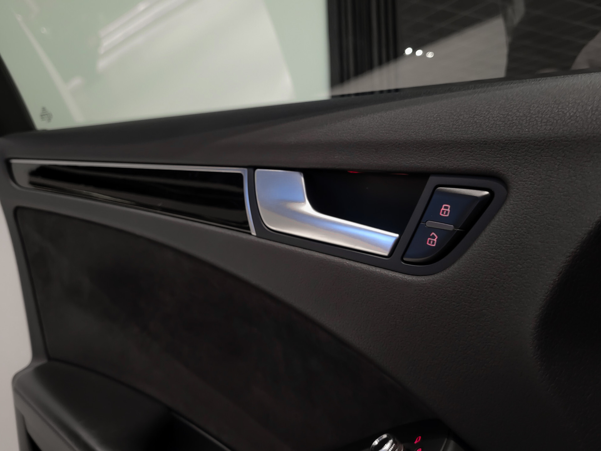 Audi A4 Avant 2.0 TFSI S Edition 19” Rotor | Blackline | Bi-Xenon | Full Map Navi | Pts | NL Auto | Winterset Foto 13