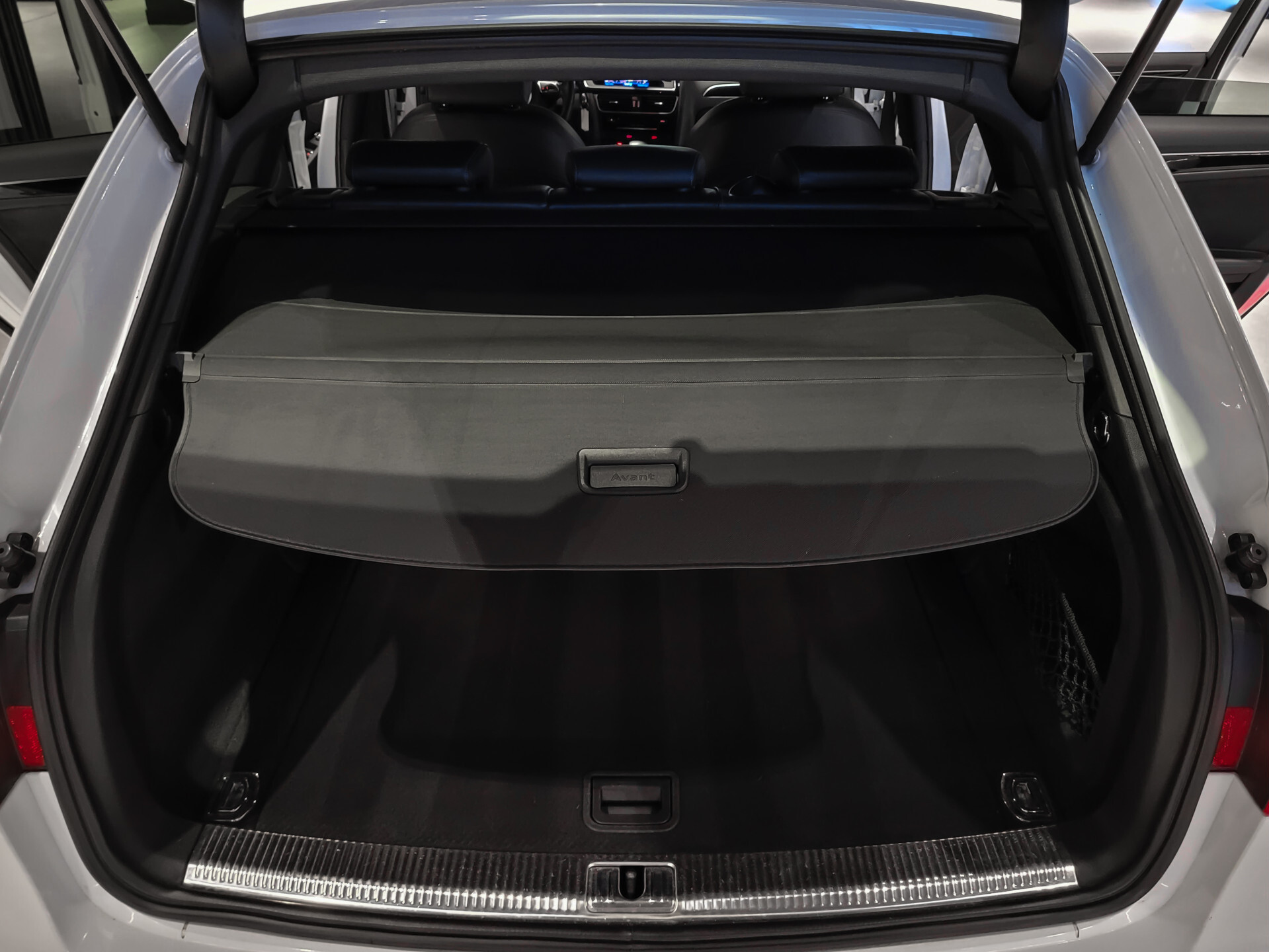 Audi A4 Avant 2.0 TFSI S Edition 19” Rotor | Blackline | Bi-Xenon | Full Map Navi | Pts | NL Auto | Winterset Foto 28