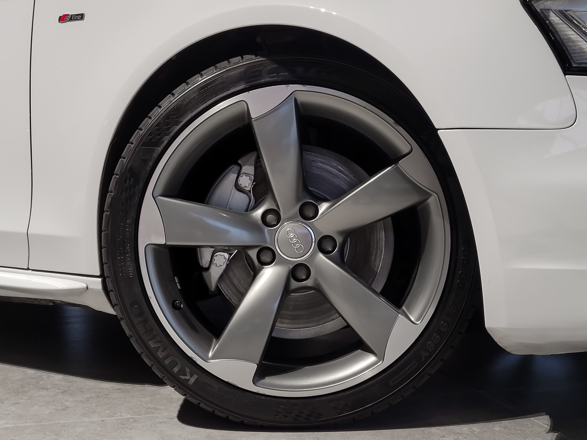 Audi A4 Avant 2.0 TFSI S Edition 19” Rotor | Blackline | Bi-Xenon | Full Map Navi | Pts | NL Auto | Winterset Foto 30