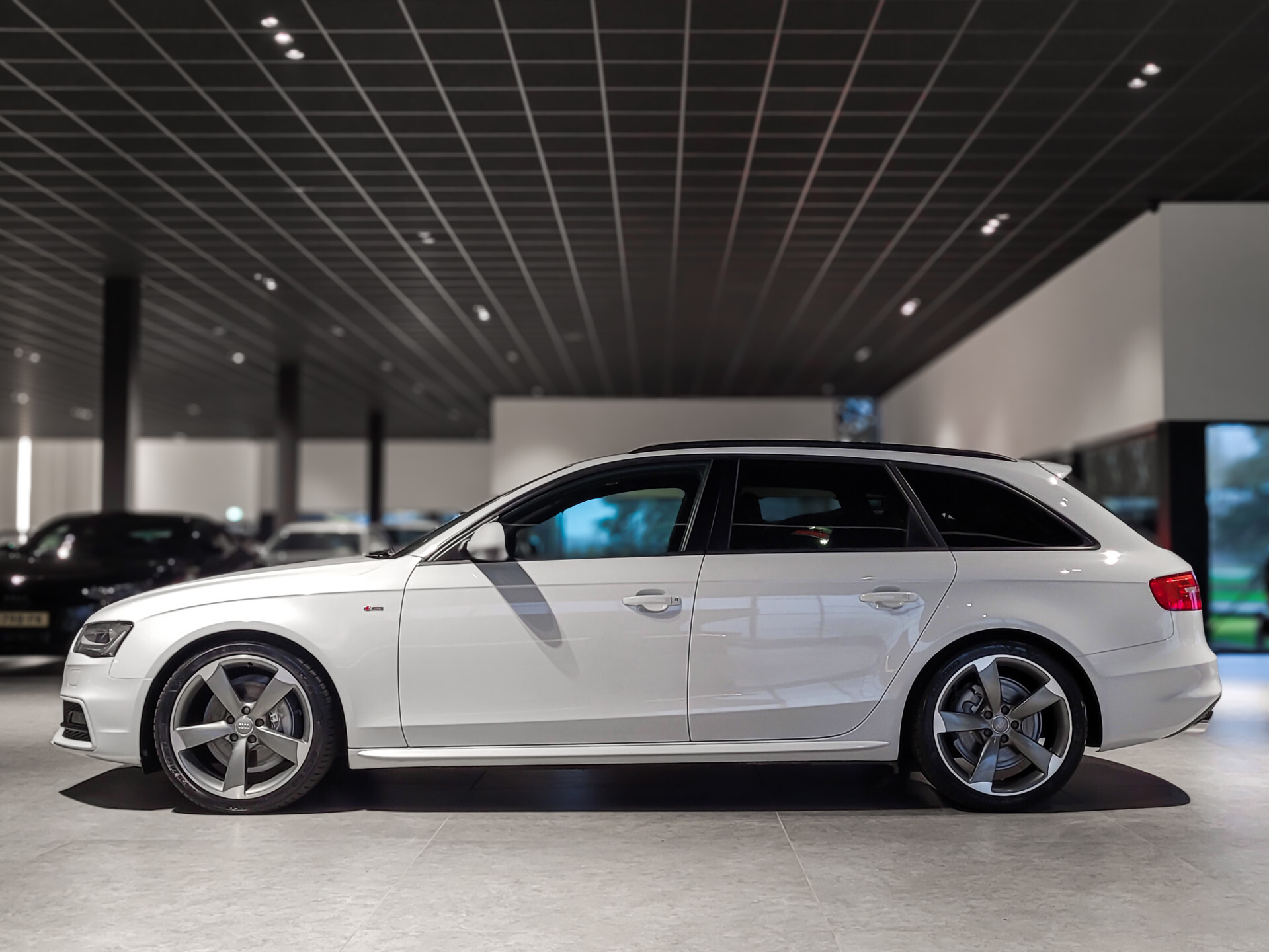 Audi A4 Avant 2.0 TFSI S Edition 19” Rotor | Blackline | Bi-Xenon | Full Map Navi | Pts | NL Auto | Winterset Foto 4