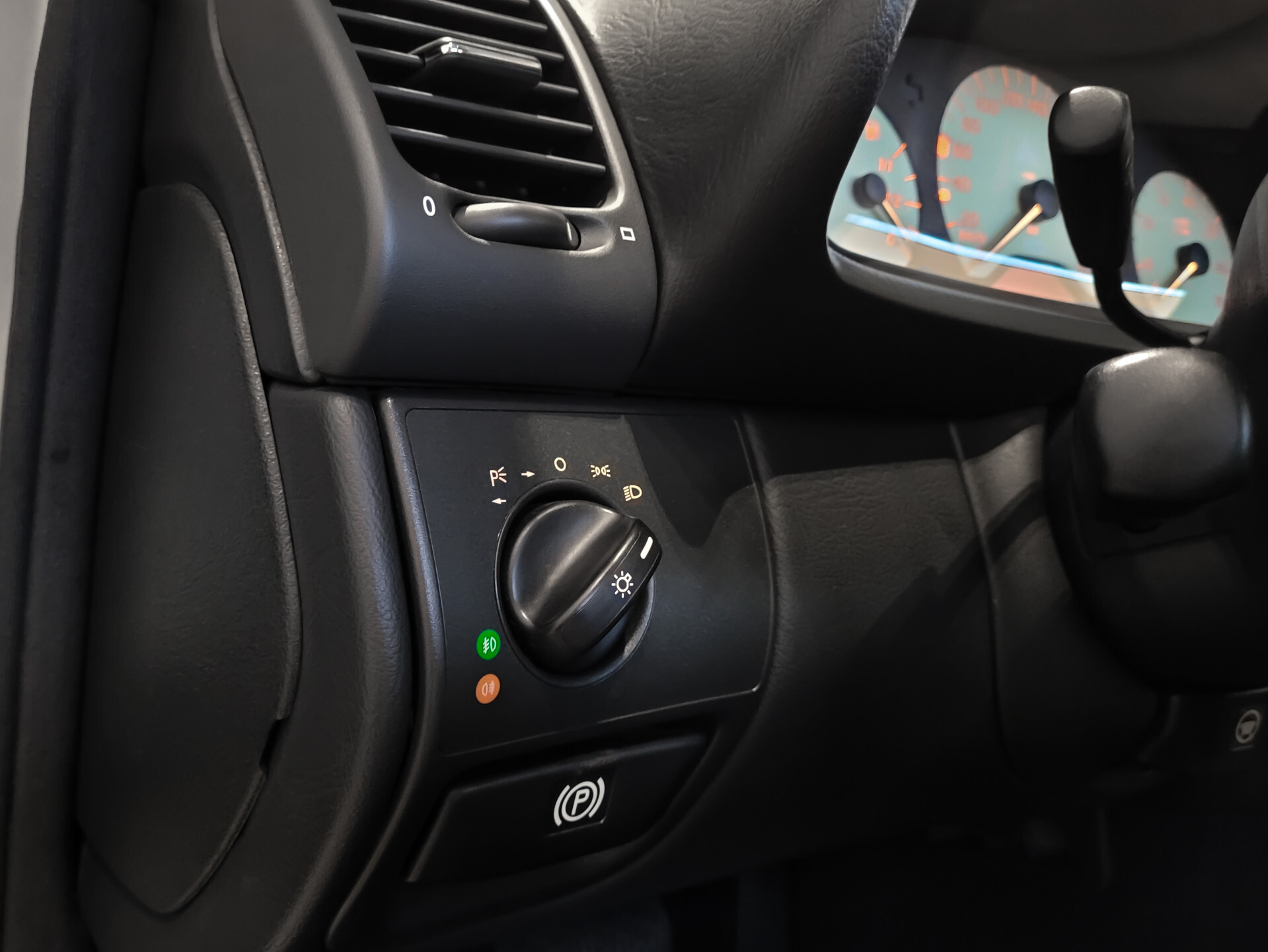 Mercedes-Benz CLK-Klasse Cabrio 320 AMG Sport | Leer | Comand | Bose | Xenon | Mem | ECC | Verw-stoelen | New Service Foto 13