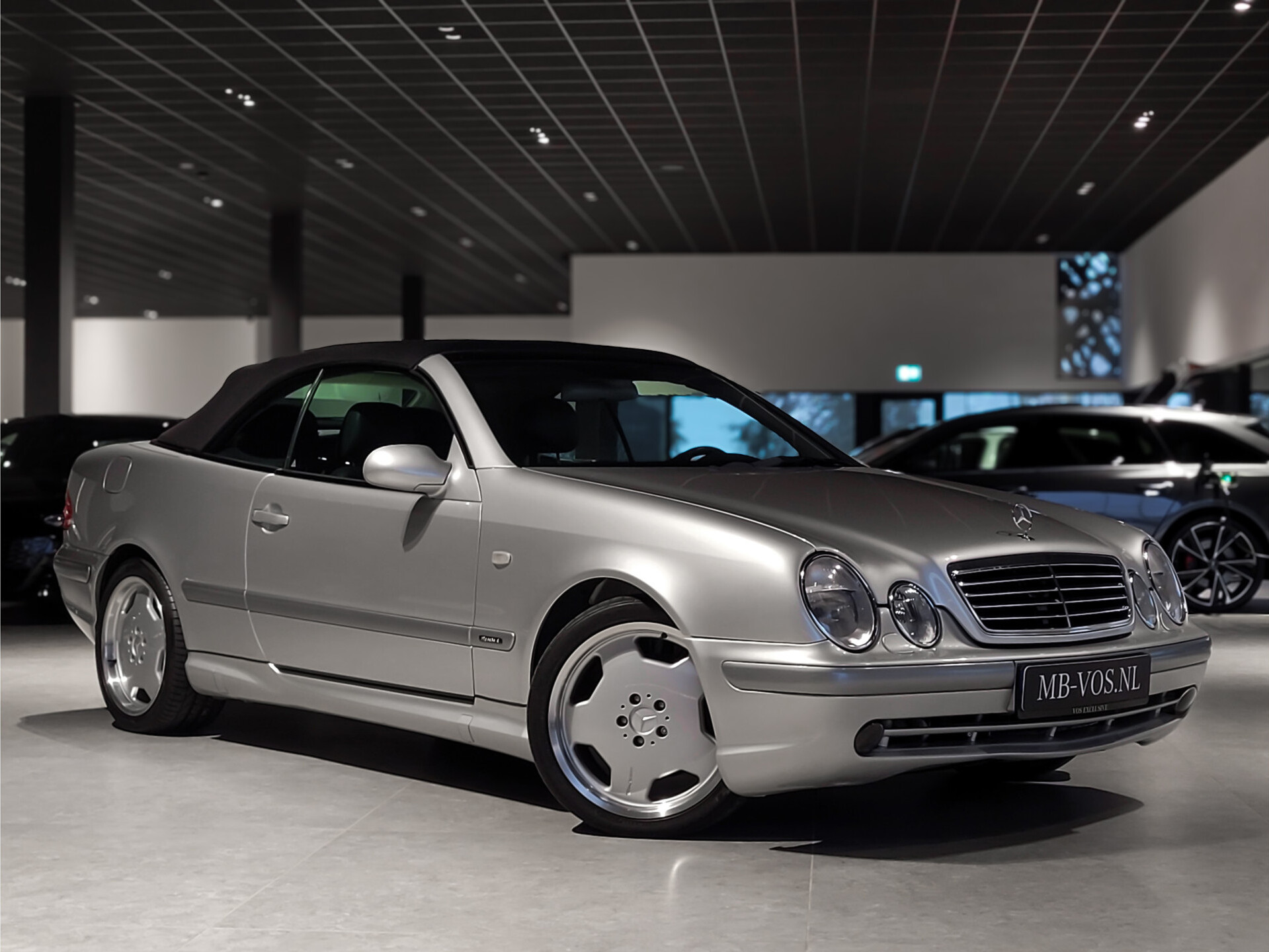 Mercedes-Benz CLK-Klasse Cabrio 320 AMG Sport | Leer | Comand | Bose | Xenon | Mem | ECC | Verw-stoelen | New Service Foto 2