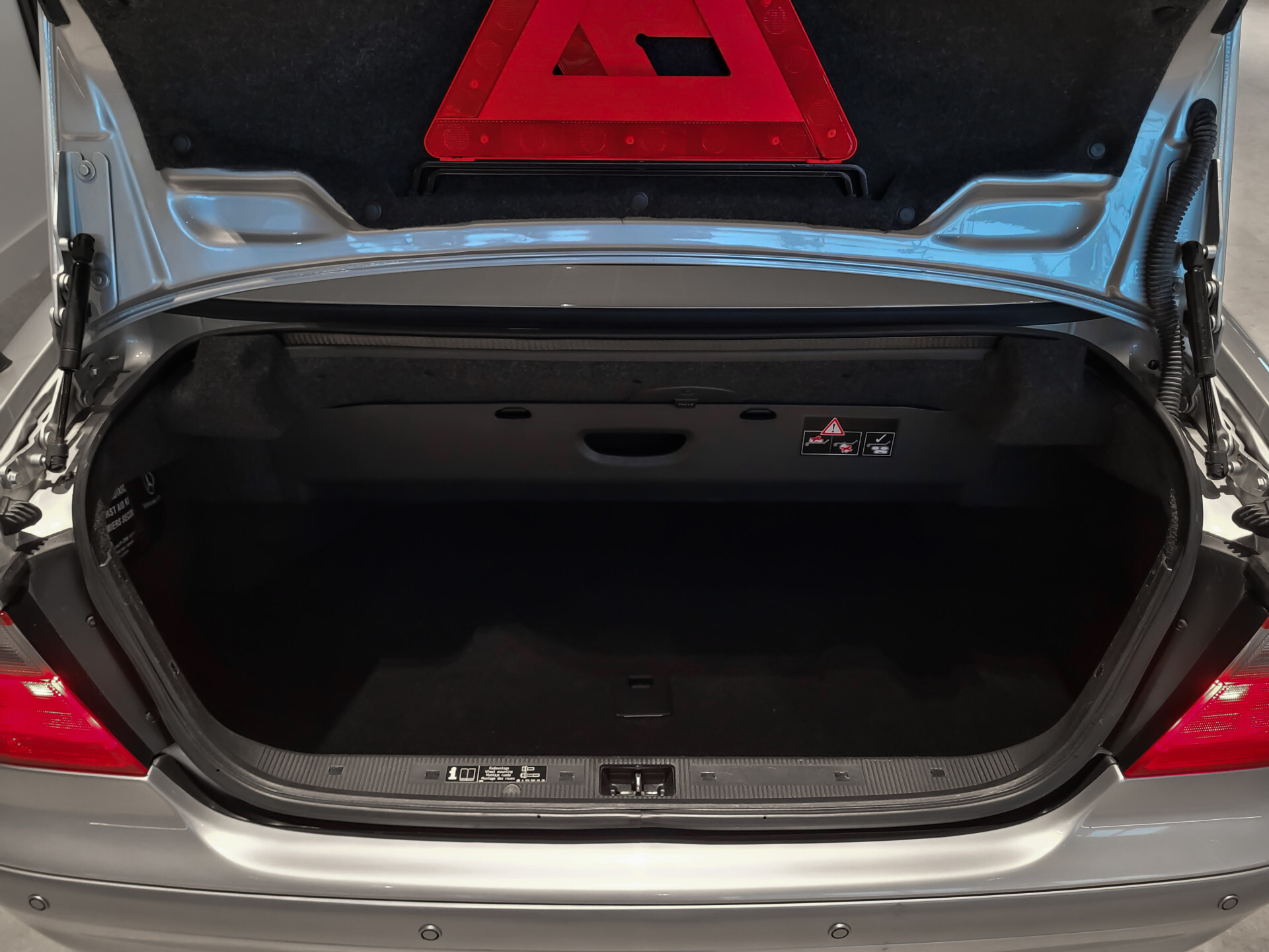 Mercedes-Benz CLK-Klasse Cabrio 320 AMG Sport | Leer | Comand | Bose | Xenon | Mem | ECC | Verw-stoelen | New Service Foto 23