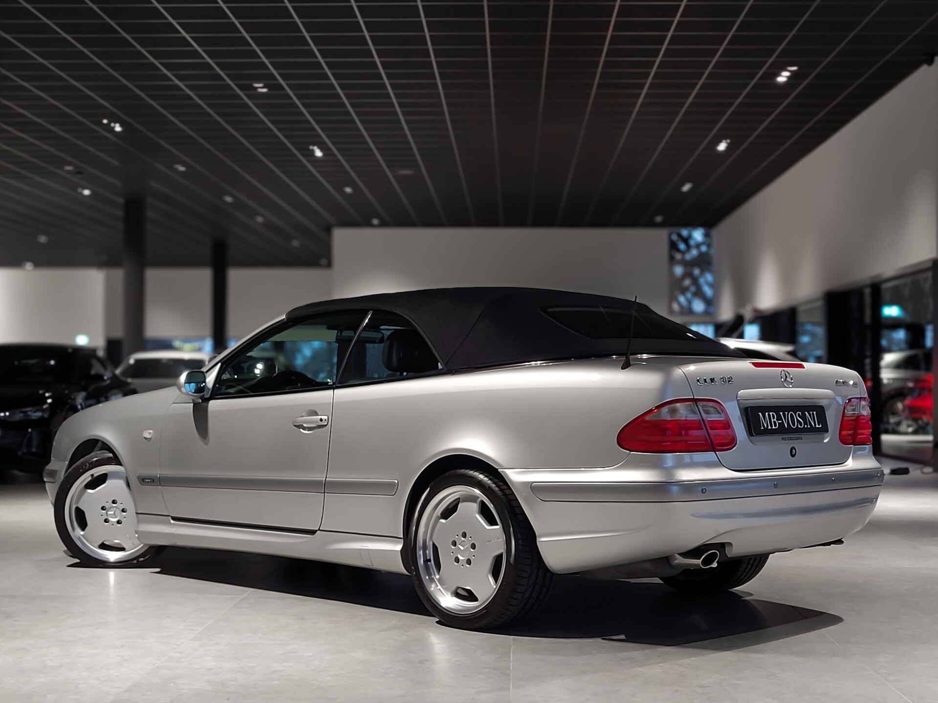 Mercedes-Benz CLK-Klasse Cabrio 320 AMG Sport | Leer | Comand | Bose | Xenon | Mem | ECC | Verw-stoelen | New Service Foto 4