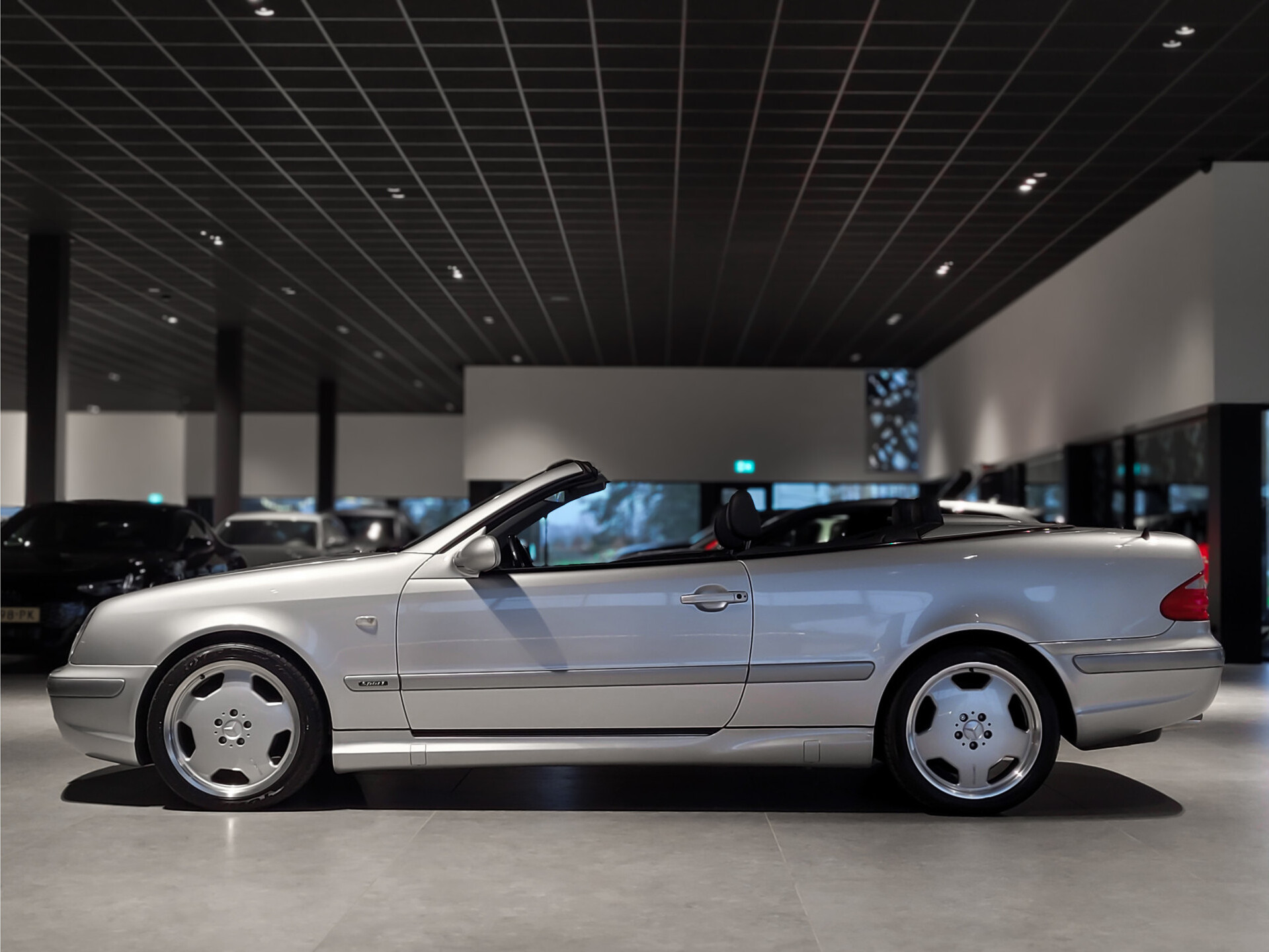 Mercedes-Benz CLK-Klasse Cabrio 320 AMG Sport | Leer | Comand | Bose | Xenon | Mem | ECC | Verw-stoelen | New Service Foto 7