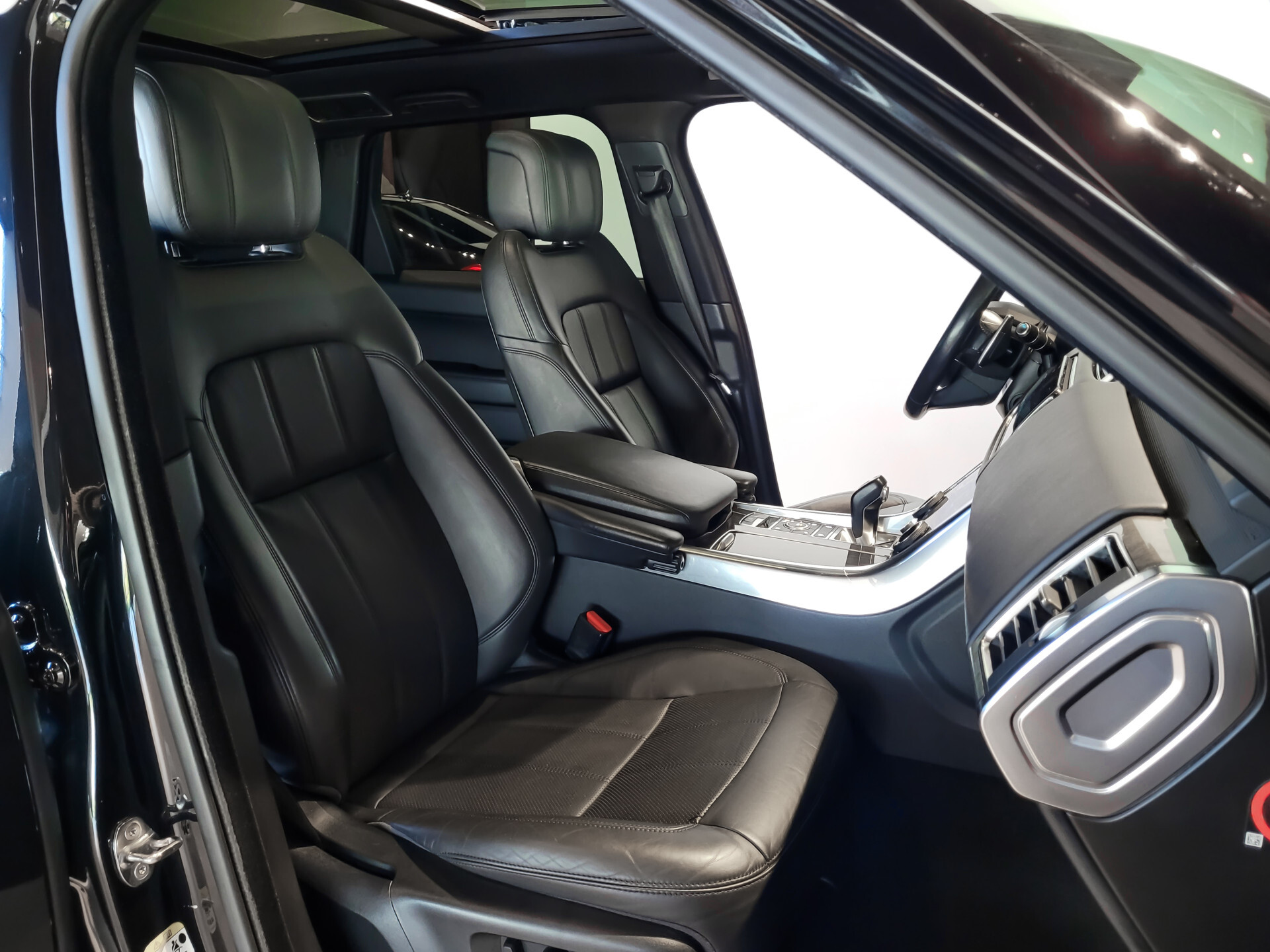 Land Rover Range Rover Sport 3.0 SDV6 Autobiography Dynamic Meridian | HUD | Panorama | Keyless | ACC | Trekhaak | 360 camera | Softclose Foto 6