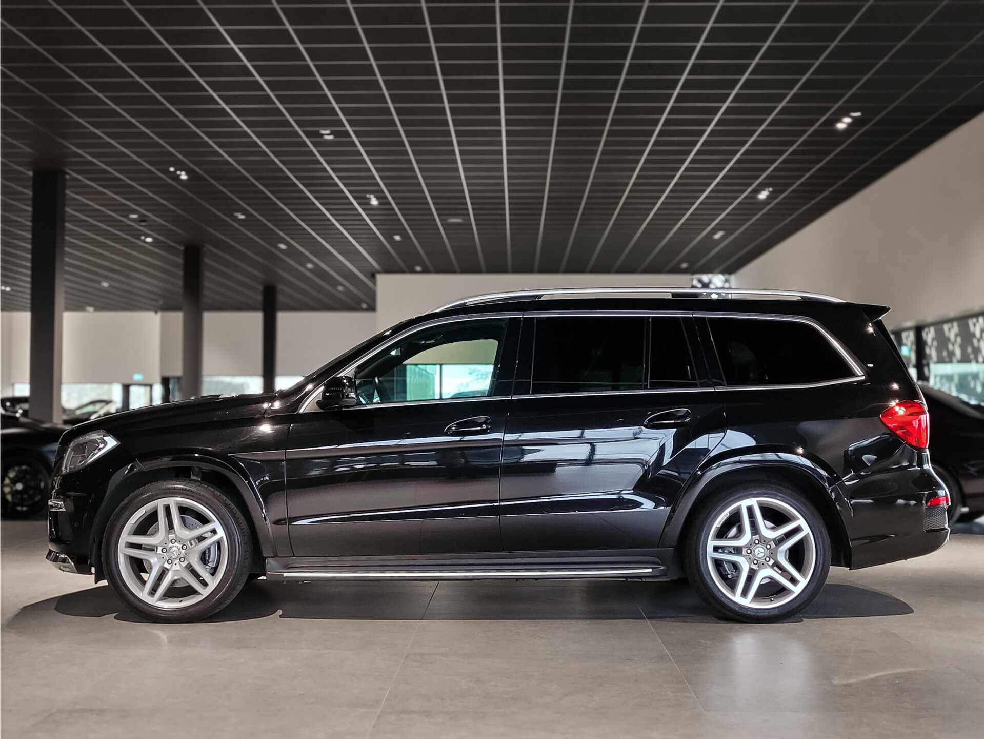 Mercedes-Benz GL-Klasse 350 Bluetec 4-M AMG 7-Persoons | Panorama | Mem | Harman-Kardon | 360 | Zonneschermen | NL auto Foto 4