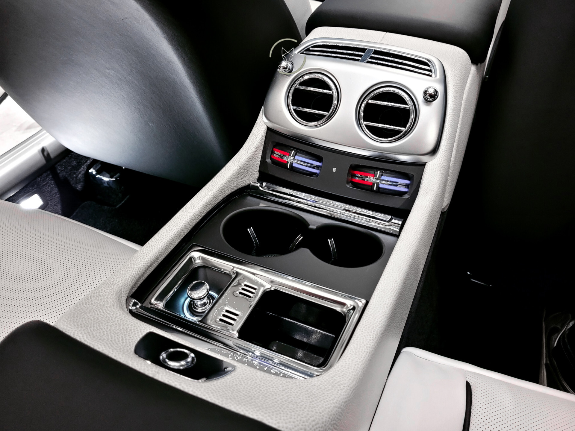 Rolls-Royce Wraith 6.6 V12 Starlight | 22" | Bespoke | HUD | Driving Assistant | Full History Foto 32