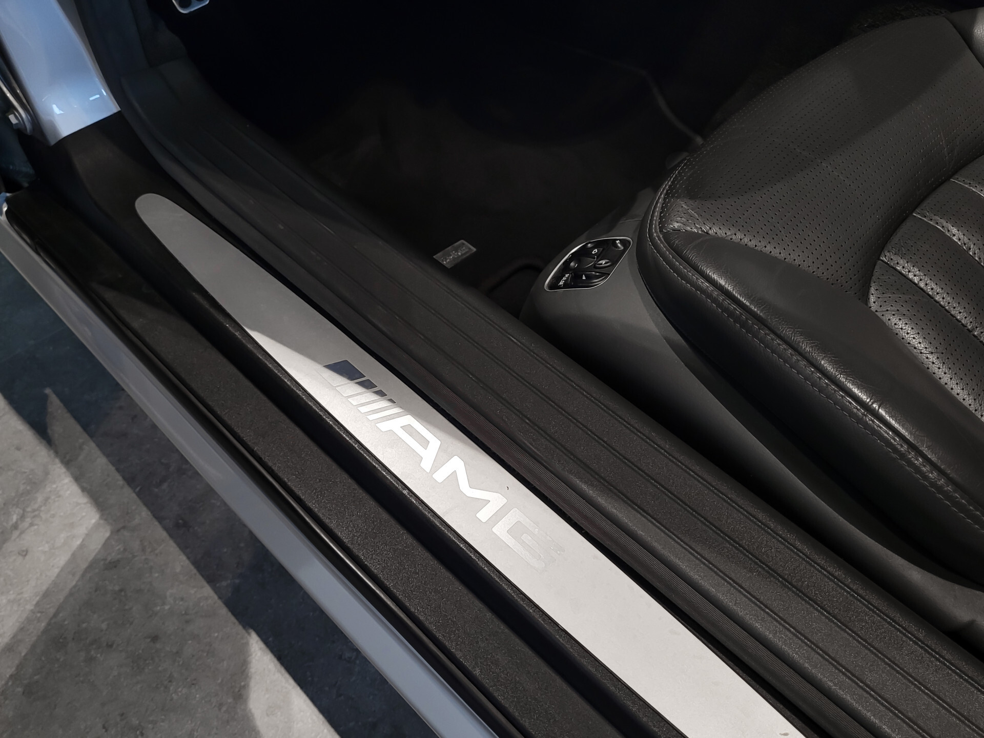 Mercedes-Benz SL-Klasse AMG 55 Kompressor ABC | Distronic | Keyless | Bose | Massage | Volledige historie Foto 14