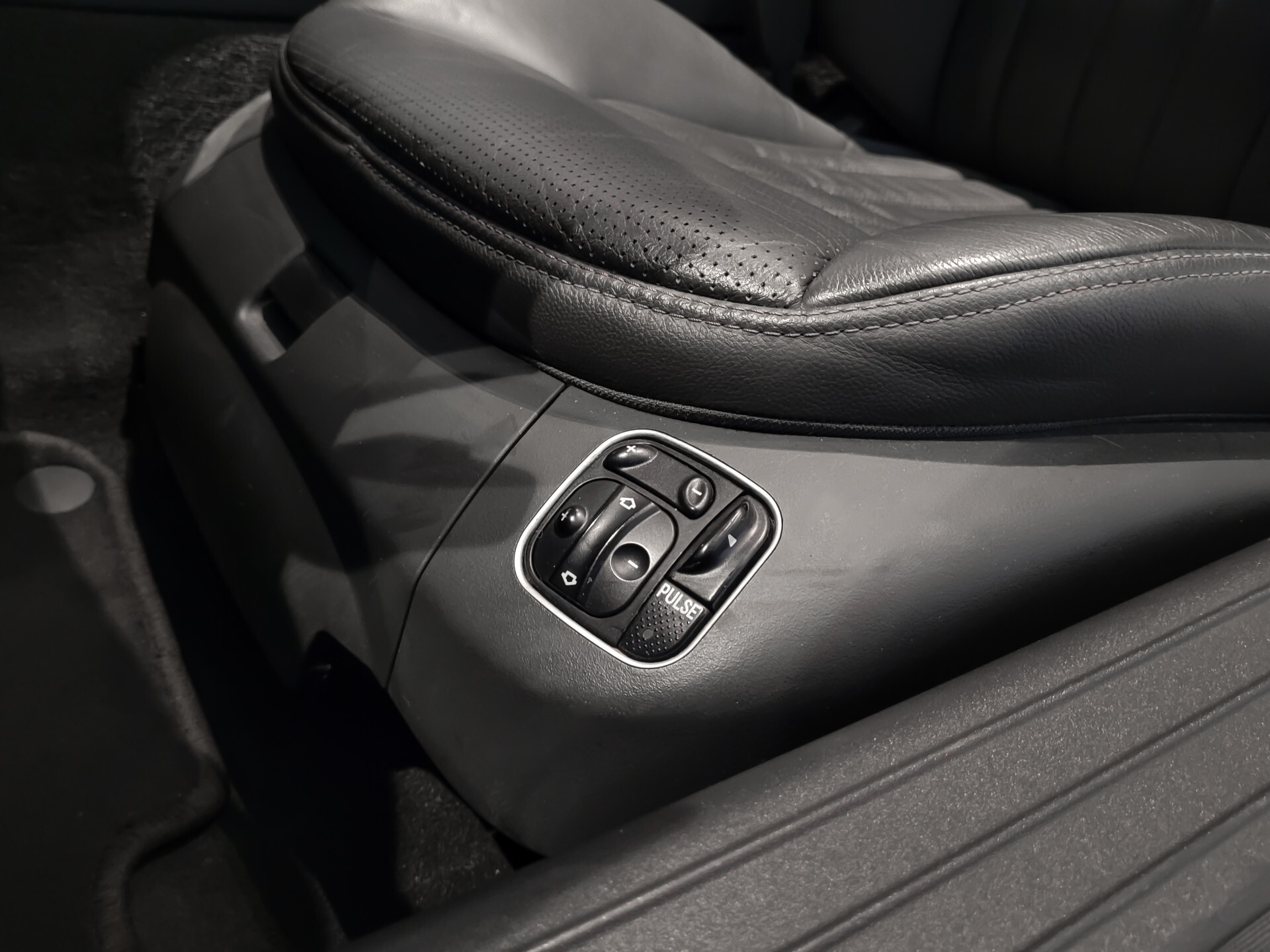 Mercedes-Benz SL-Klasse AMG 55 Kompressor ABC | Distronic | Keyless | Bose | Massage | Volledige historie Foto 22