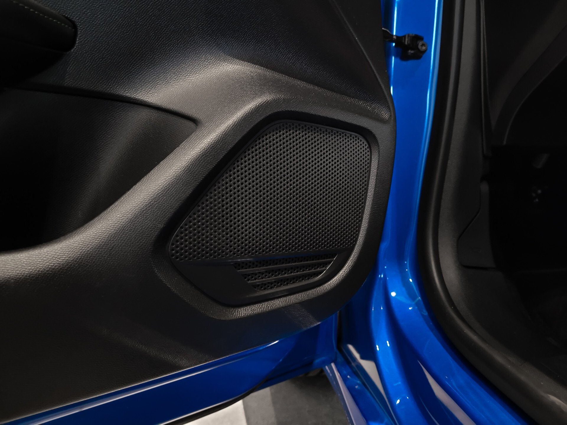 Peugeot 208 1.2 PureTech Allure Automaat Pack Drive Assist Plus | Pack Connect | Carplay | Groot navigatie | NL auto Foto 14