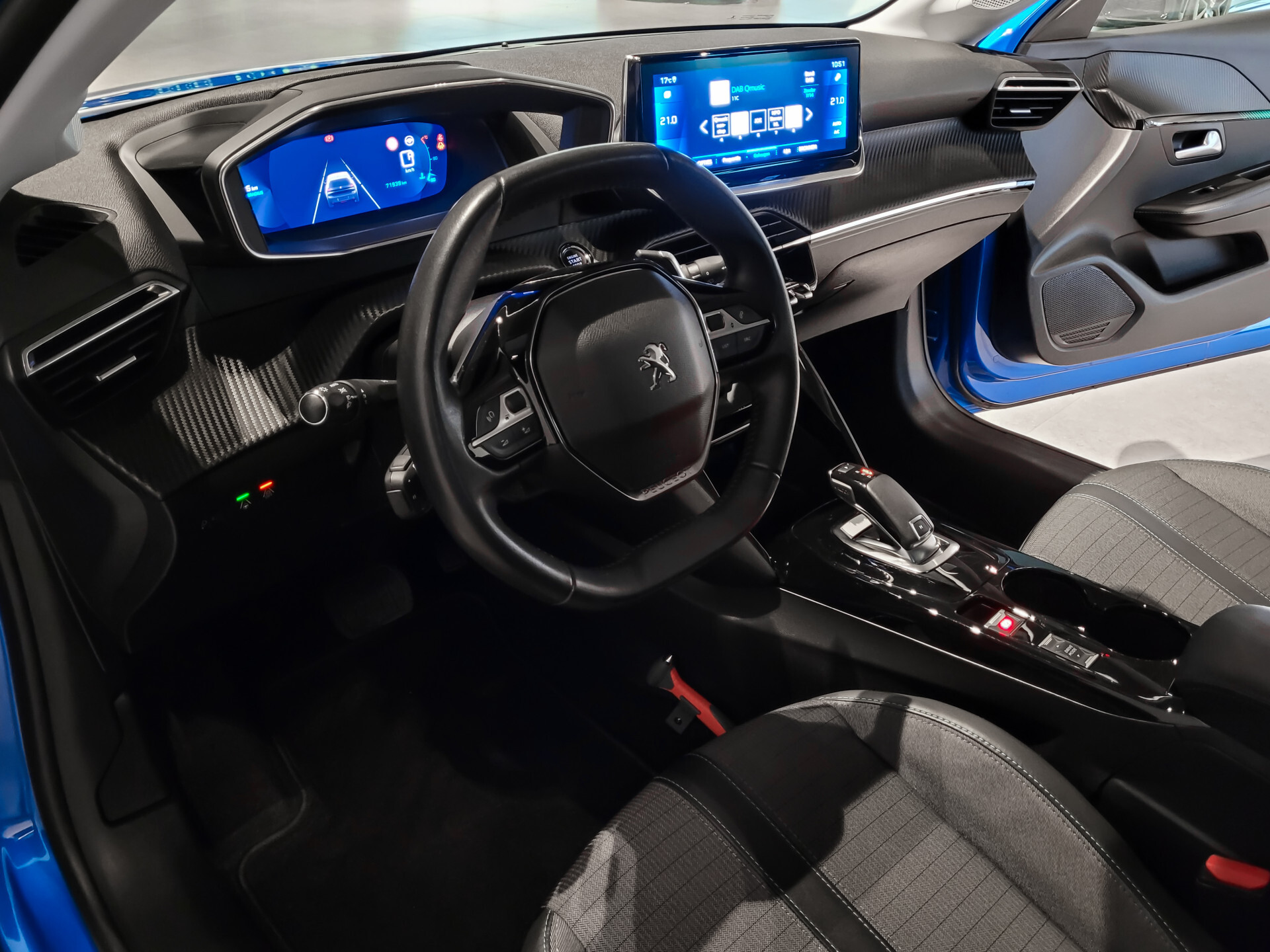 Peugeot 208 1.2 PureTech Allure Automaat Pack Drive Assist Plus | Pack Connect | Carplay | Groot navigatie | NL auto Foto 18