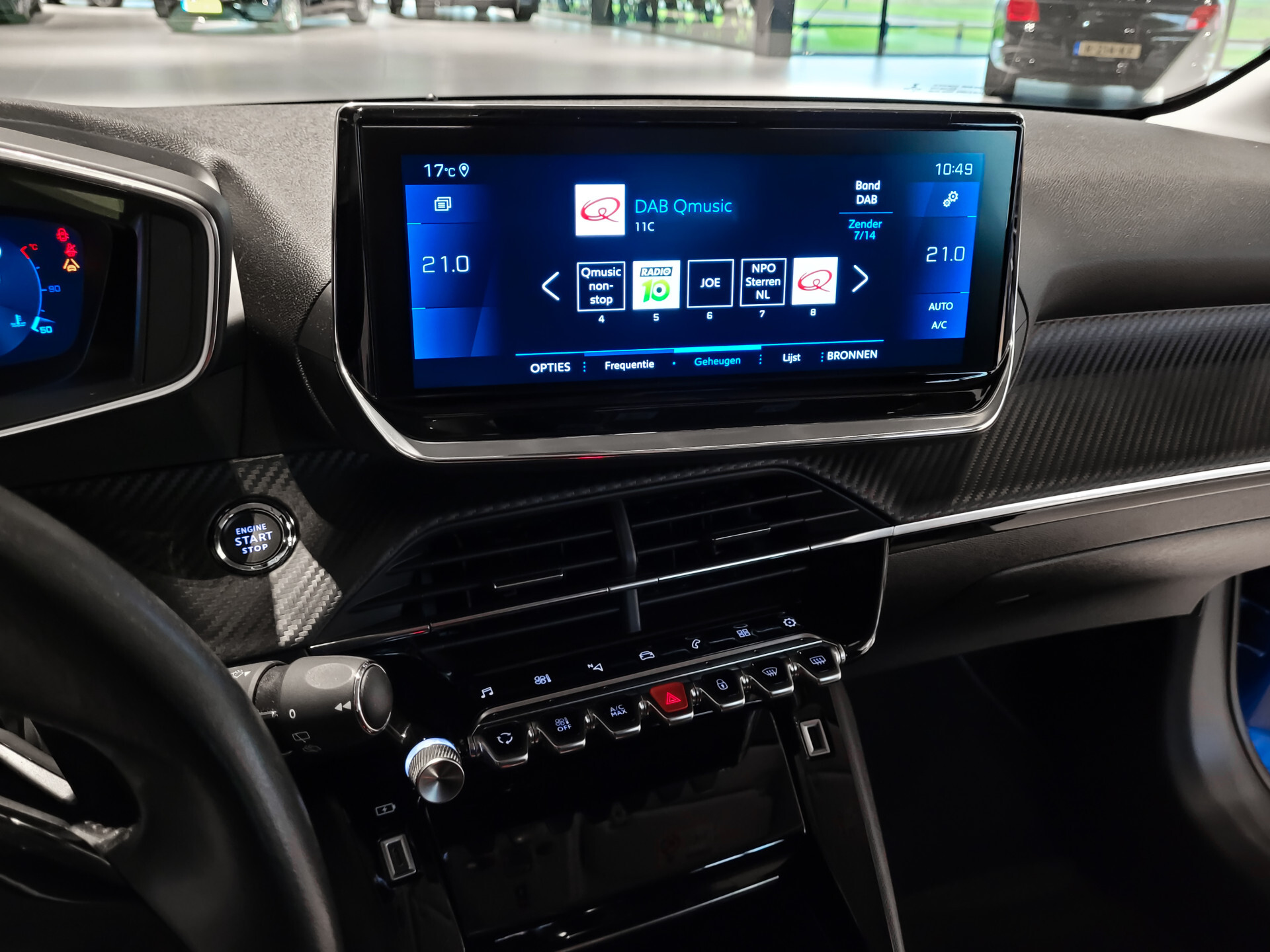 Peugeot 208 1.2 PureTech Allure Automaat Pack Drive Assist Plus | Pack Connect | Carplay | Groot navigatie | NL auto Foto 23