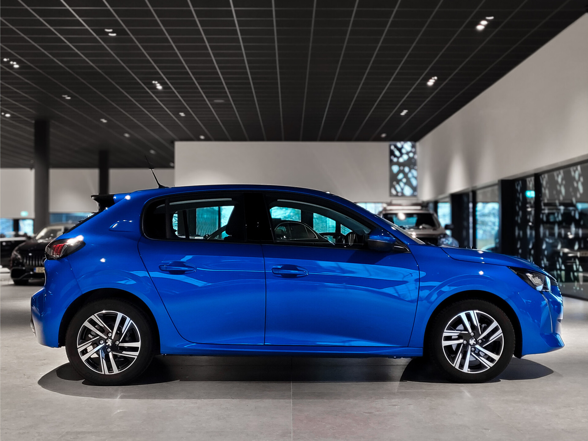 Peugeot 208 1.2 PureTech Allure Automaat Pack Drive Assist Plus | Pack Connect | Carplay | Groot navigatie | NL auto Foto 3