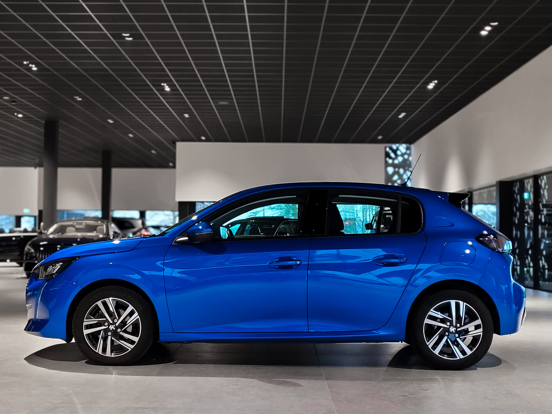 Peugeot 208 1.2 PureTech Allure Automaat Pack Drive Assist Plus | Pack Connect | Carplay | Groot navigatie | NL auto Foto 4