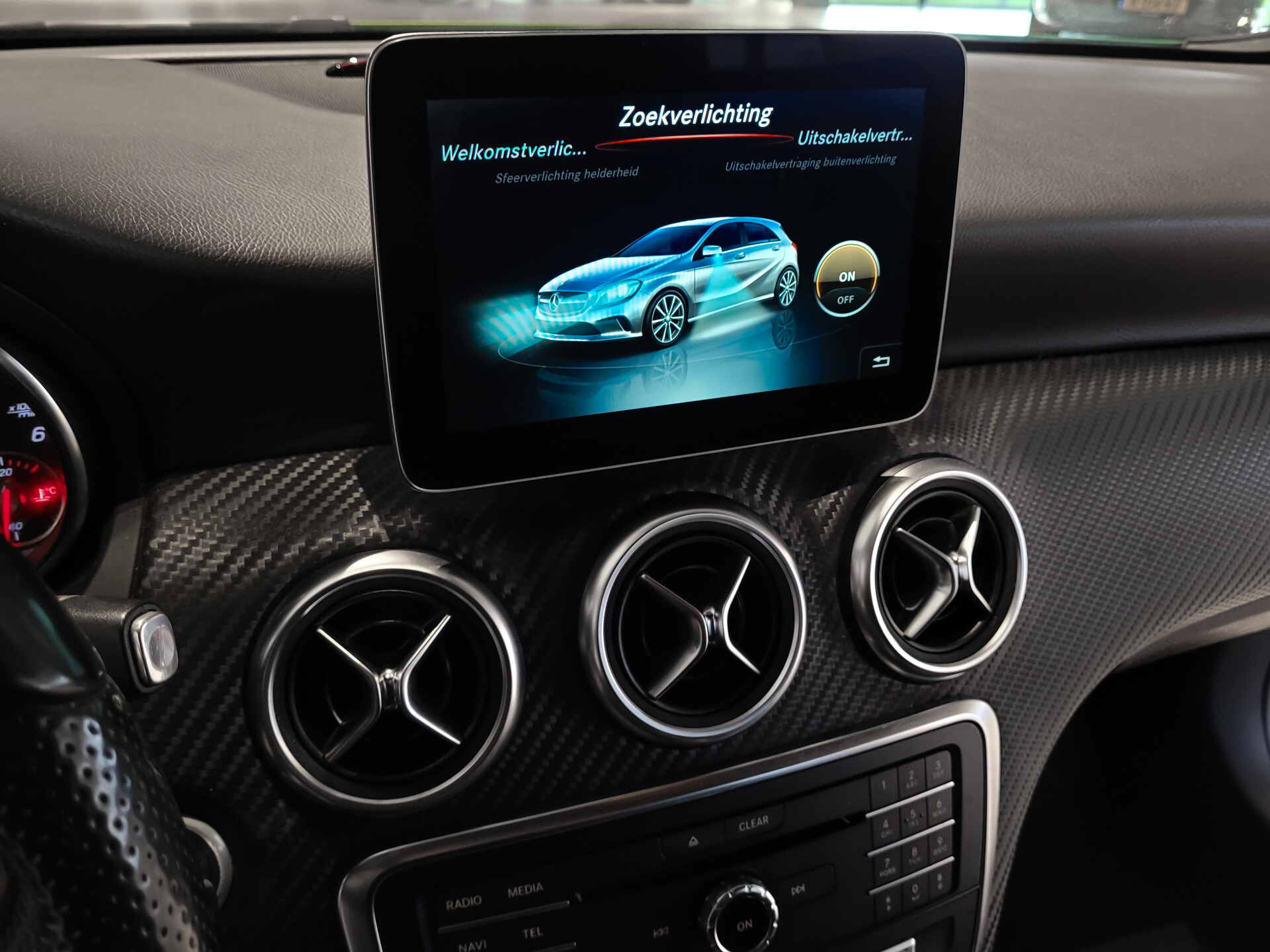 Mercedes-Benz A-Klasse 180 d AMG Facelift Night | Ambition | Verw-Stln | LED | NL Auto | Volledige historie Aut7 Foto 15