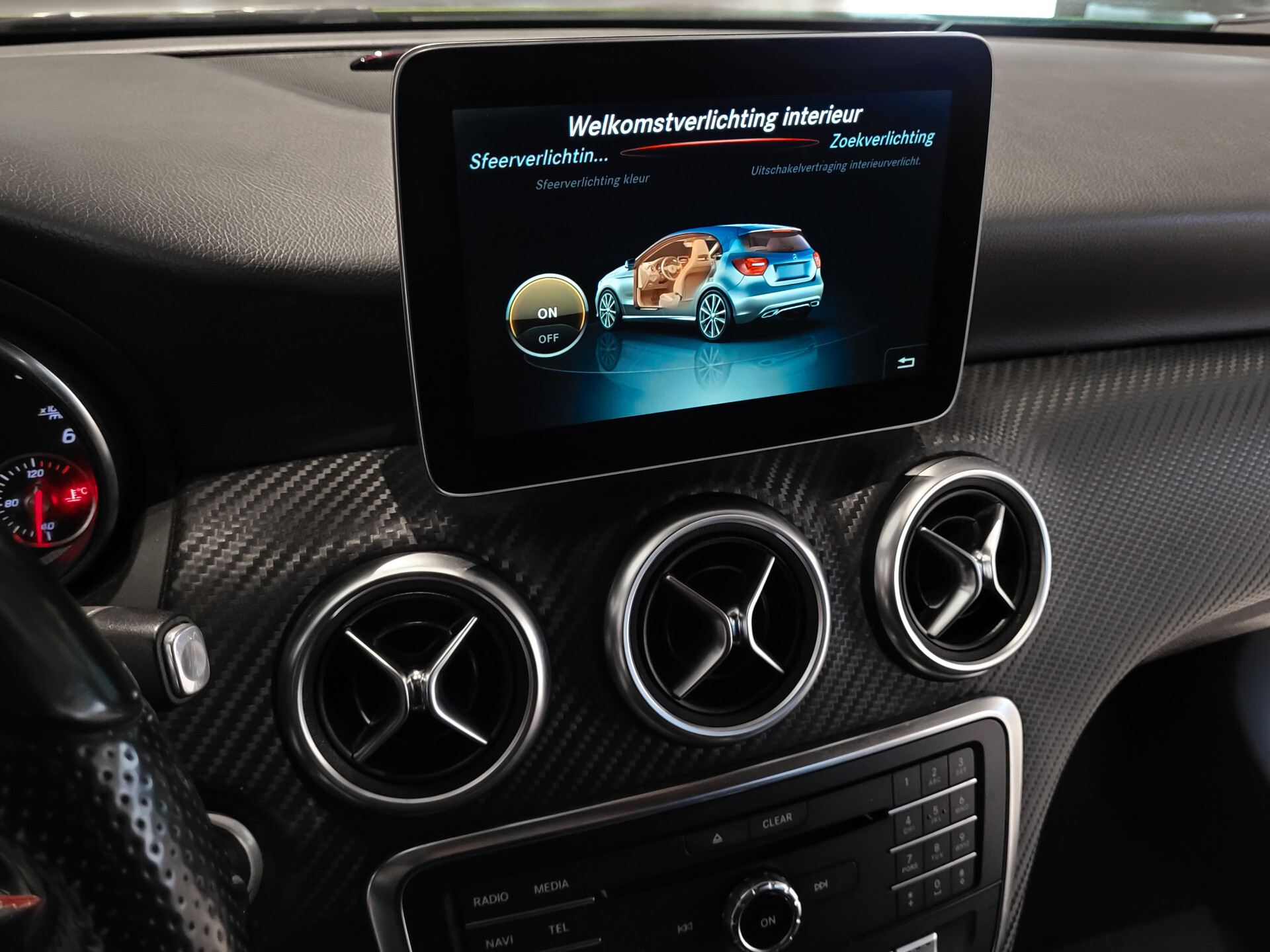 Mercedes-Benz A-Klasse 180 d AMG Facelift Night | Ambition | Verw-Stln | LED | NL Auto | Volledige historie Aut7 Foto 17