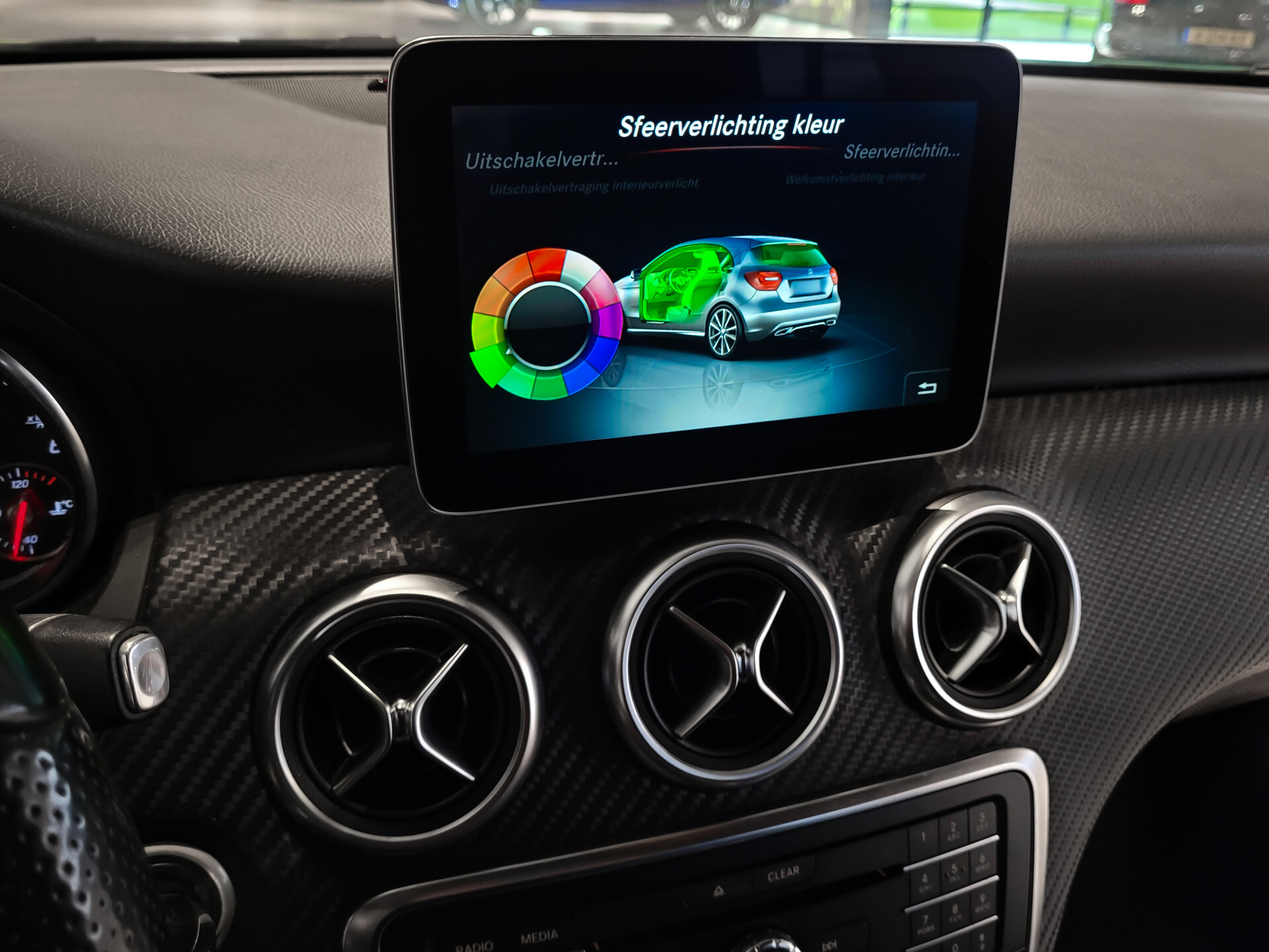 Mercedes-Benz A-Klasse 180 d AMG Facelift Night | Ambition | Verw-Stln | LED | NL Auto | Volledige historie Aut7 Foto 19