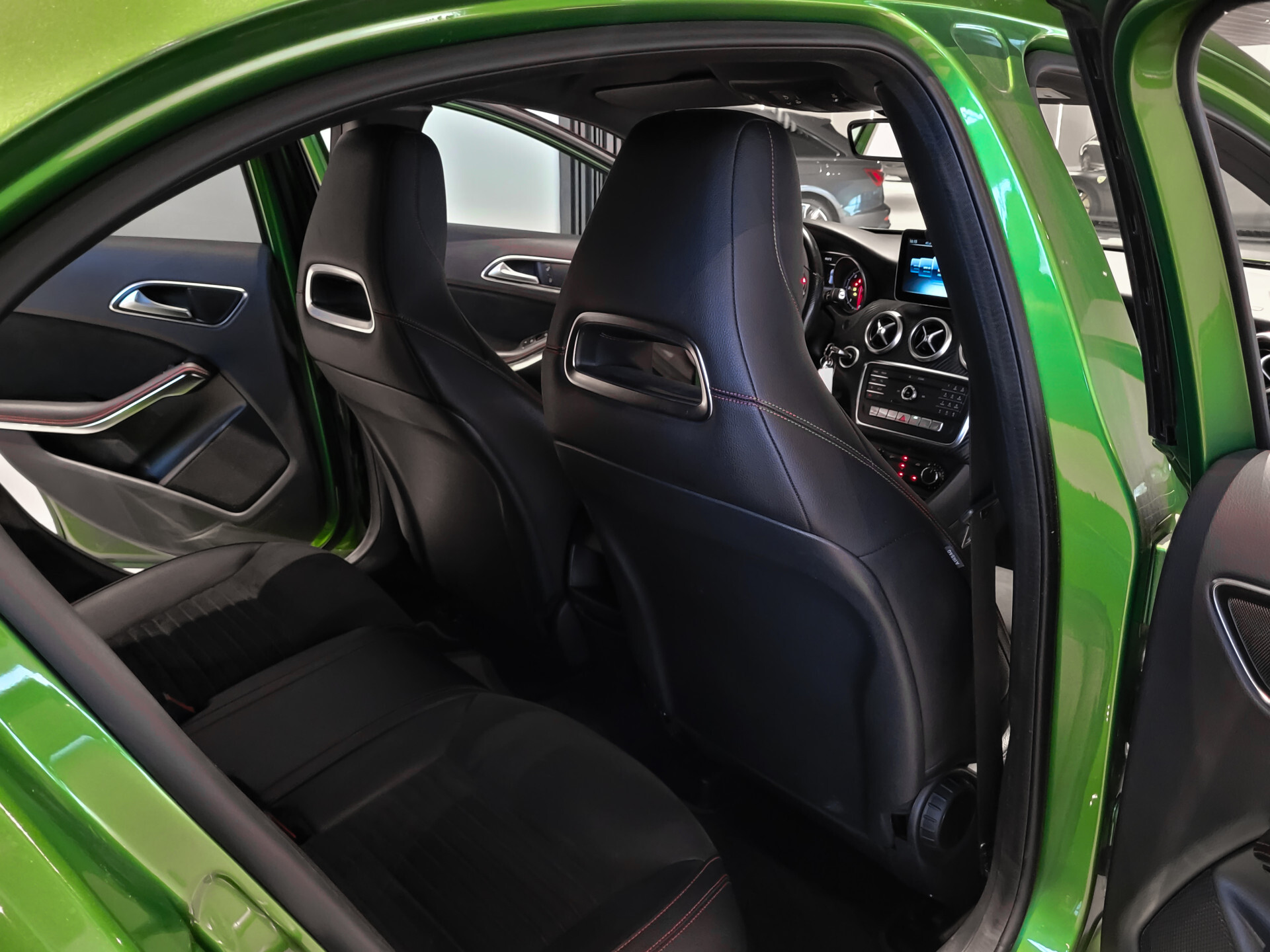 Mercedes-Benz A-Klasse 180 d AMG Facelift Night | Ambition | Verw-Stln | LED | NL Auto | Volledige historie Aut7 Foto 27