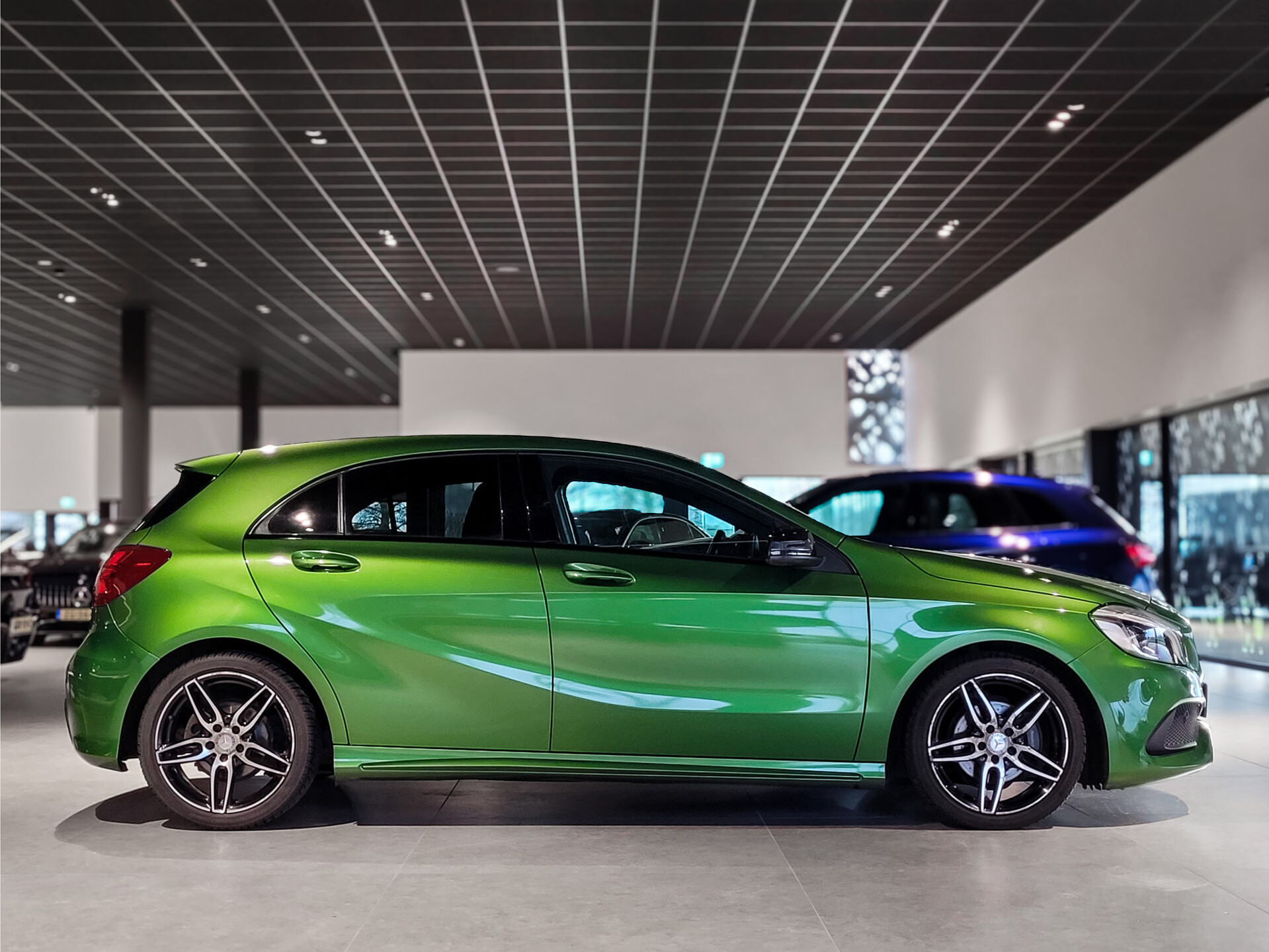 Mercedes-Benz A-Klasse 180 d AMG Facelift Night | Ambition | Verw-Stln | LED | NL Auto | Volledige historie Aut7 Foto 3