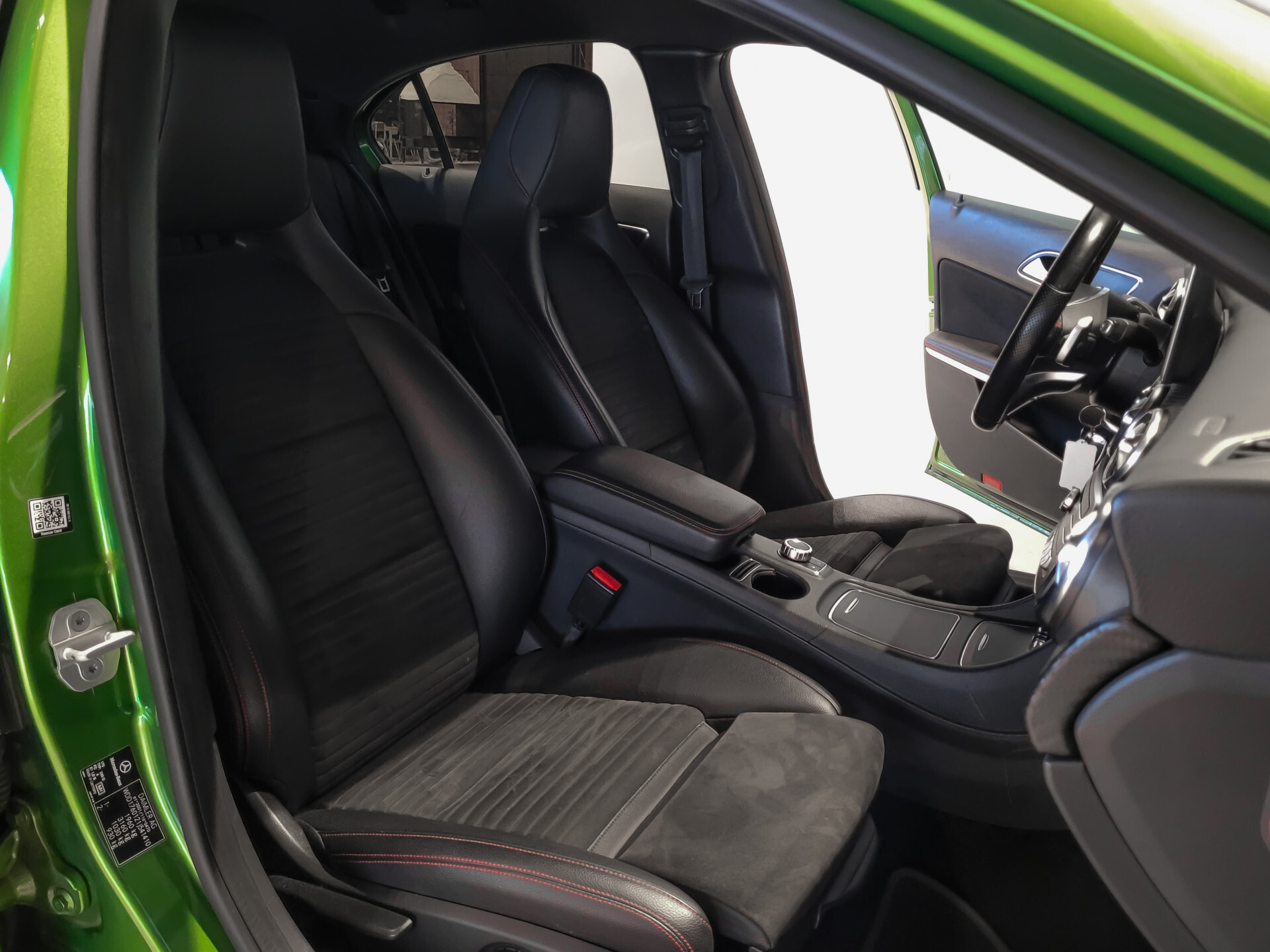 Mercedes-Benz A-Klasse 180 d AMG Facelift Night | Ambition | Verw-Stln | LED | NL Auto | Volledige historie Aut7 Foto 6